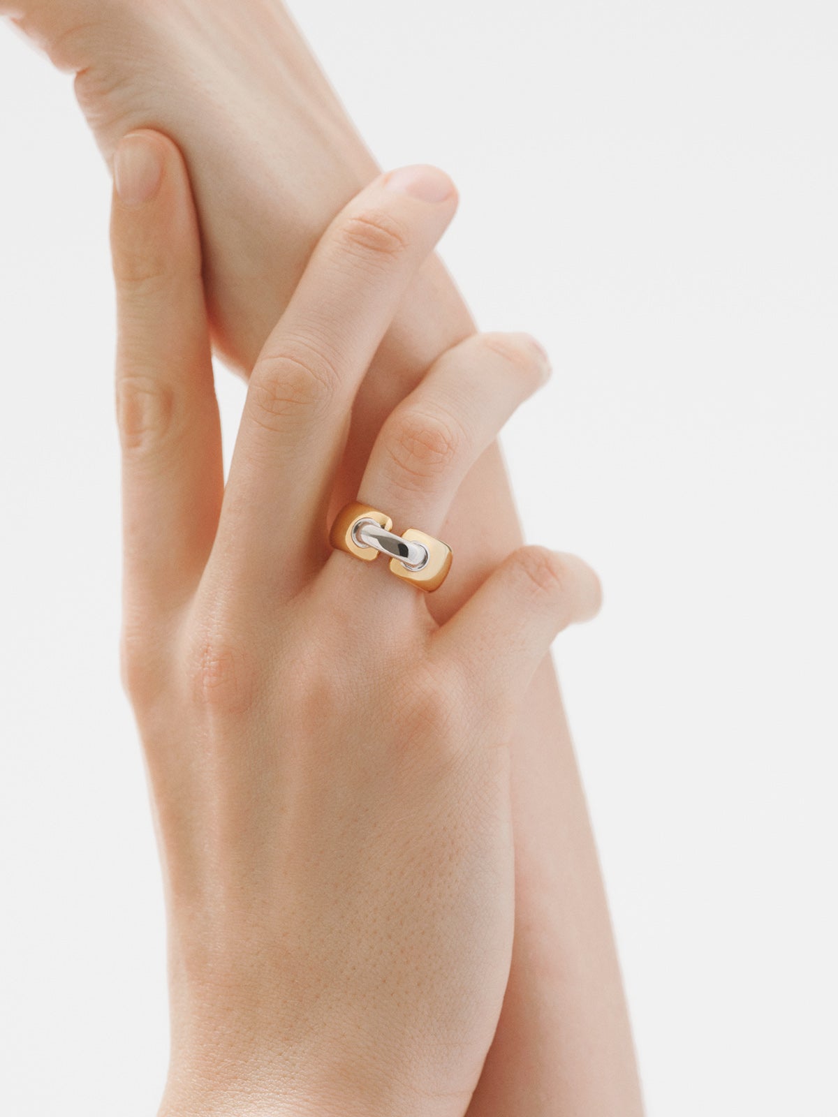 Anillo de plata 925 bañada en rodio y oro amarillo de 18K
