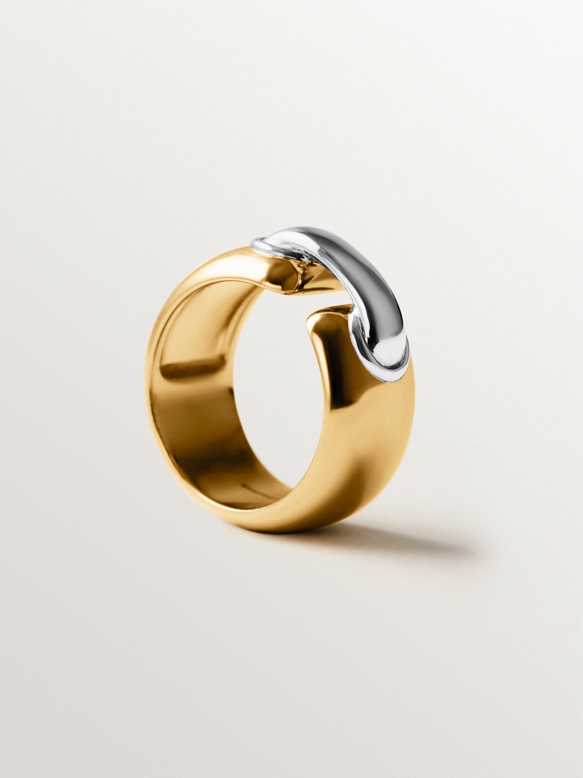 Anillo de plata 925 bañada en rodio y oro amarillo de 18K