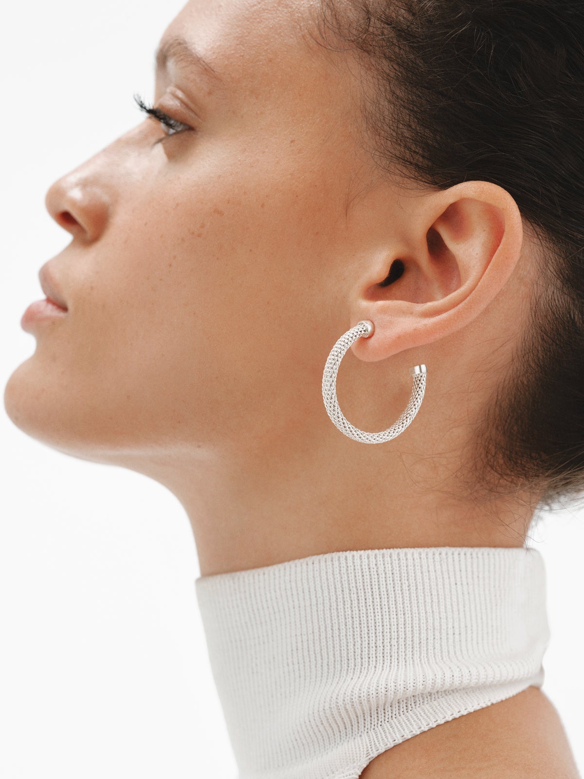 Medium 925 silver earrings with mesh texture
