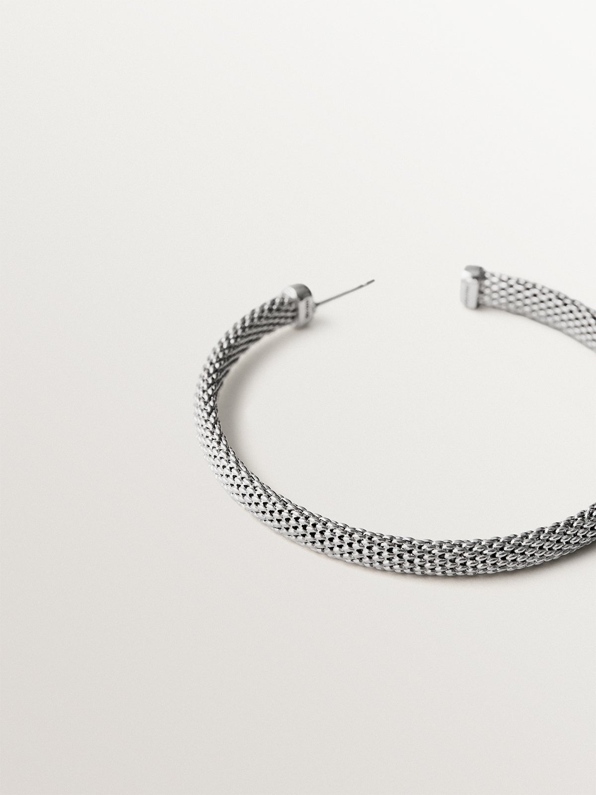 Medium 925 silver earrings with mesh texture