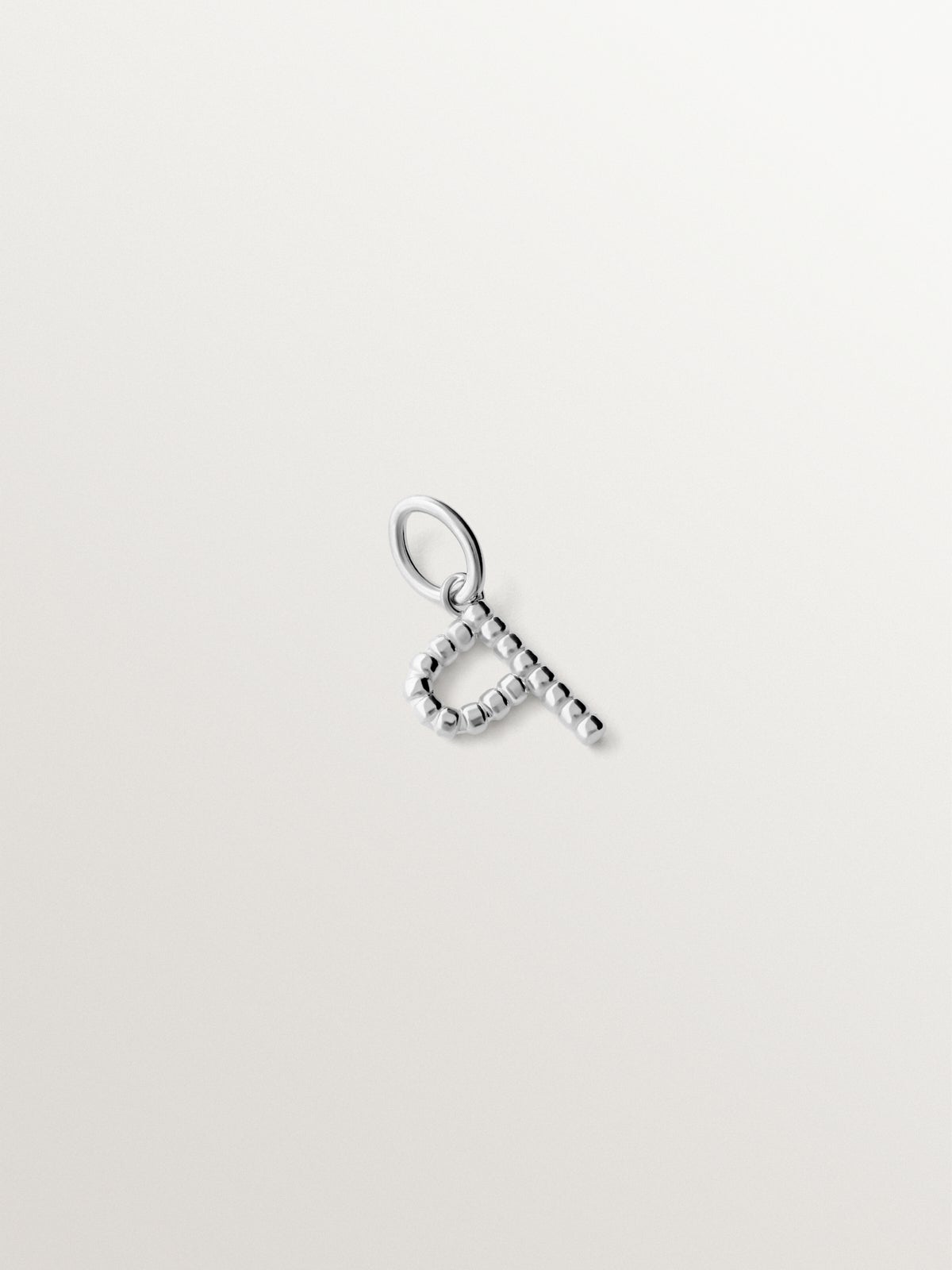 Charm de plata 925 con letra P y motivos de esferas
