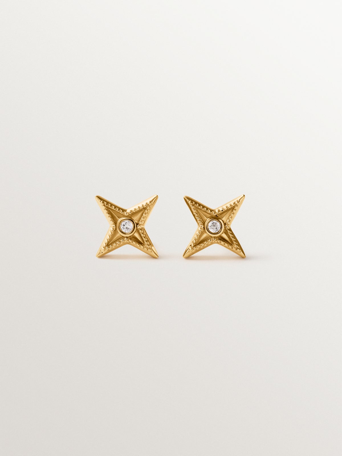 Pendientes de plata 925 bañada en oro amarillo de 18K con topacios blancos