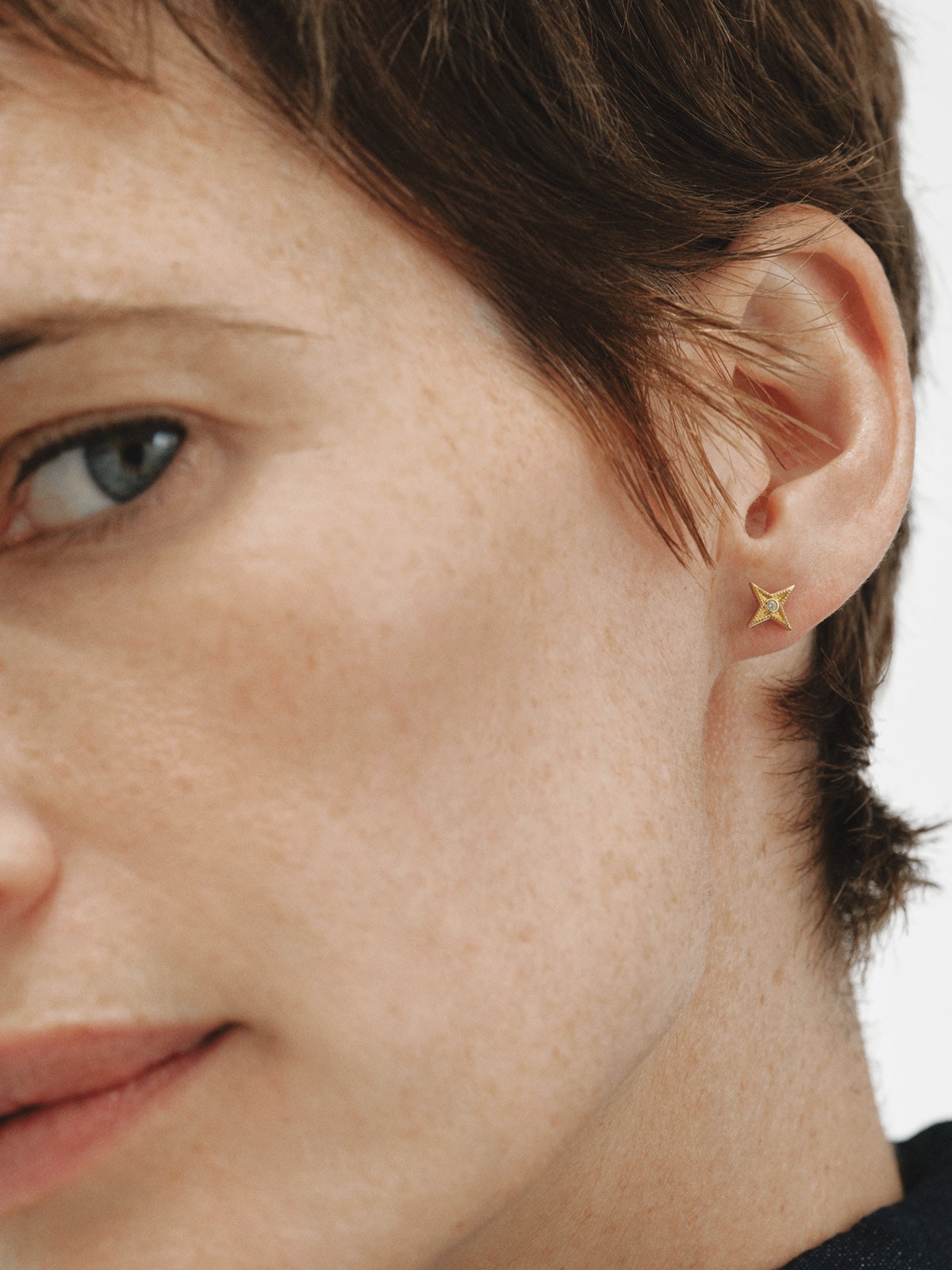 Pendientes de plata 925 bañada en oro amarillo de 18K con topacios blancos