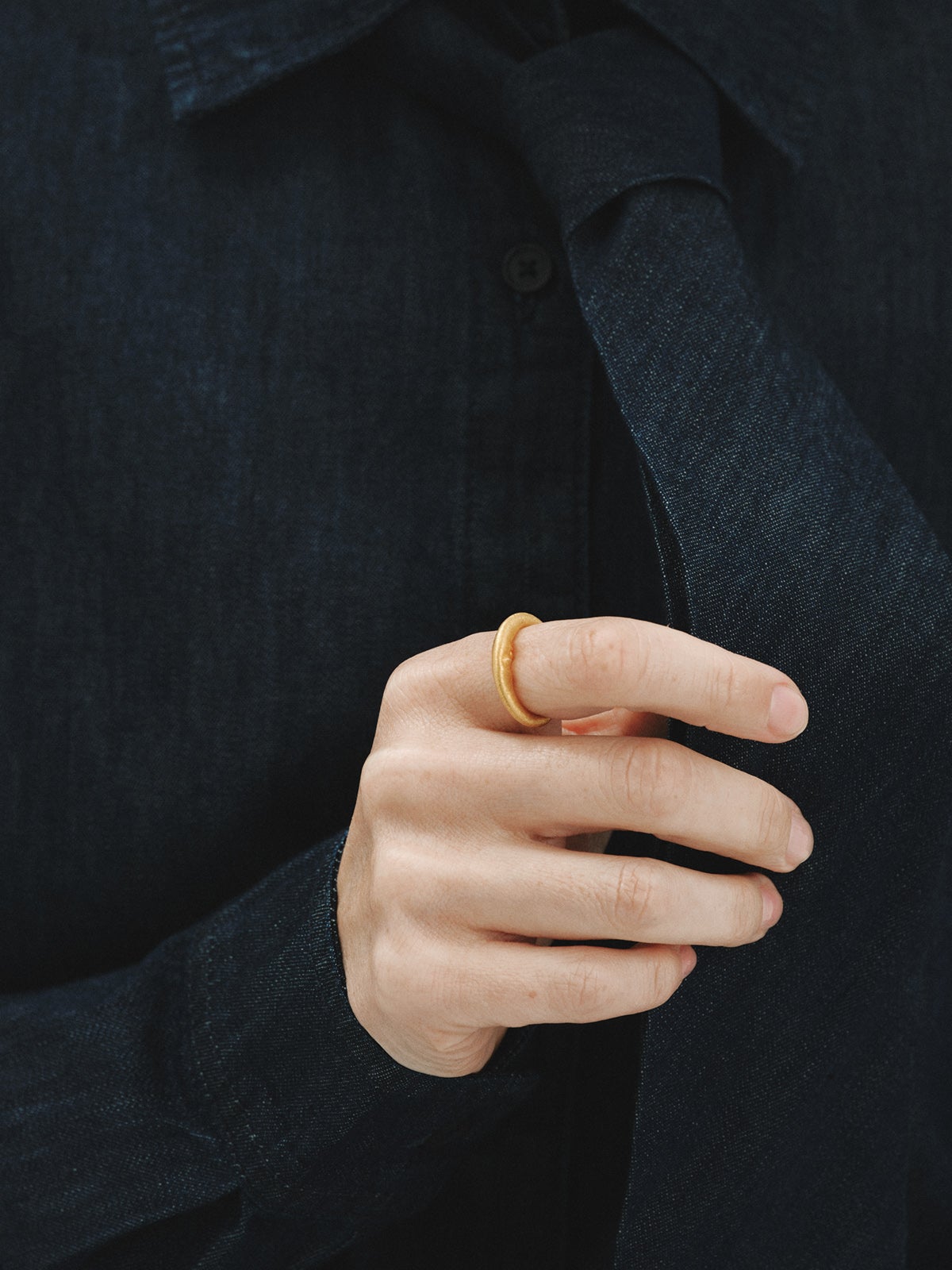 Anillo de plata 925 bañado en oro de 18K y  forma de luna