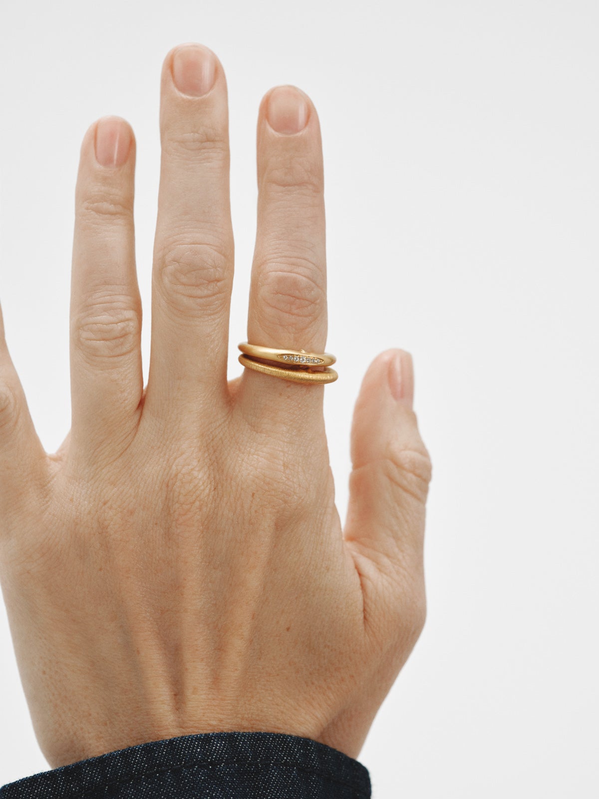 Anillo de plata 925 bañado en oro de 18K y  forma de luna