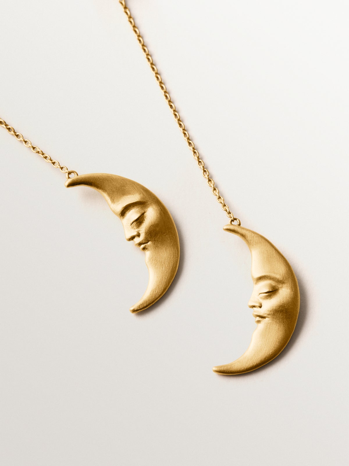 Pendientes largos de plata 925 bañada en oro amarillo de 18K con lunas