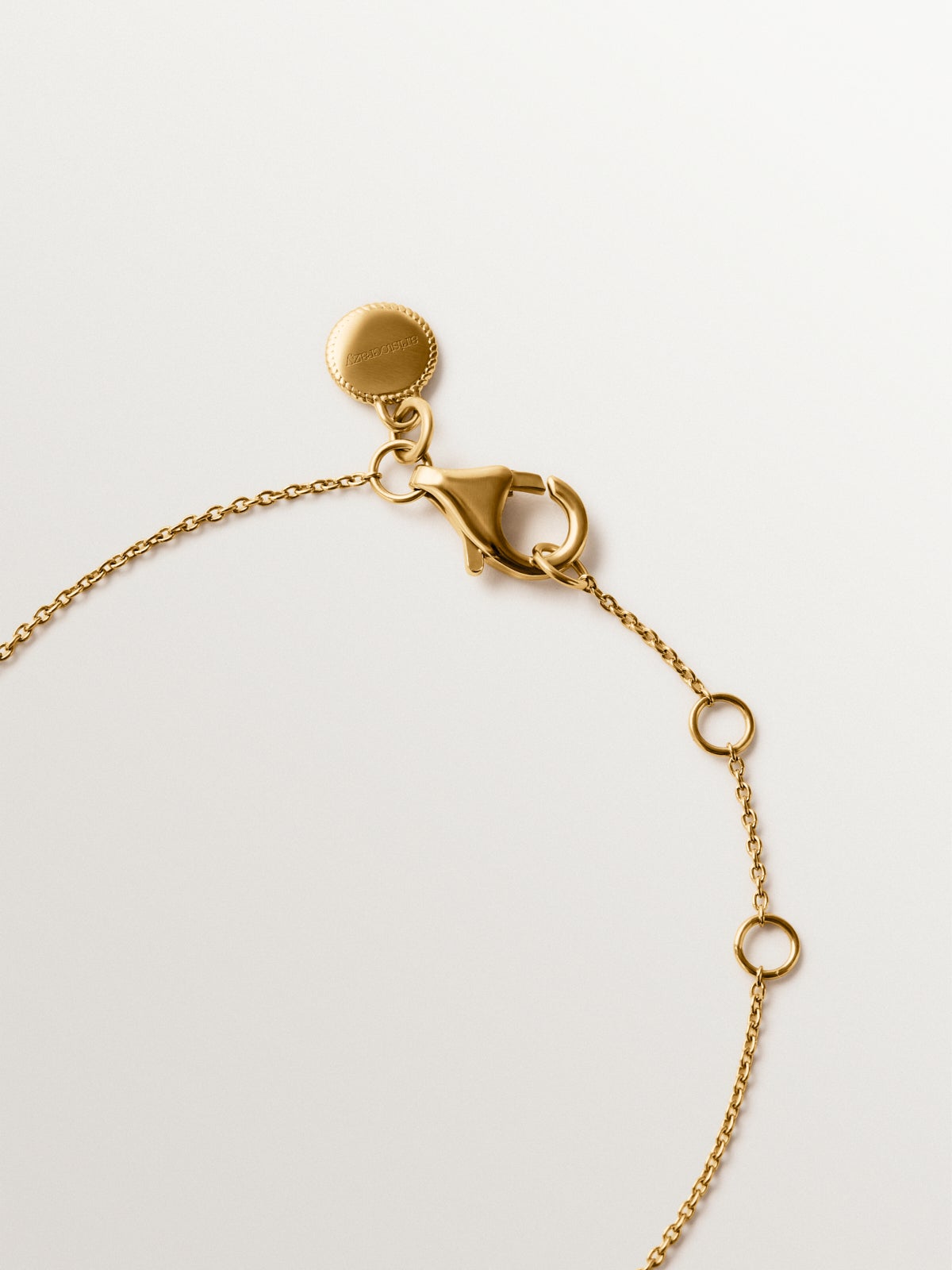 Collar de plata 925 bañada en oro amarillo de 18K con luna y topacio blanco