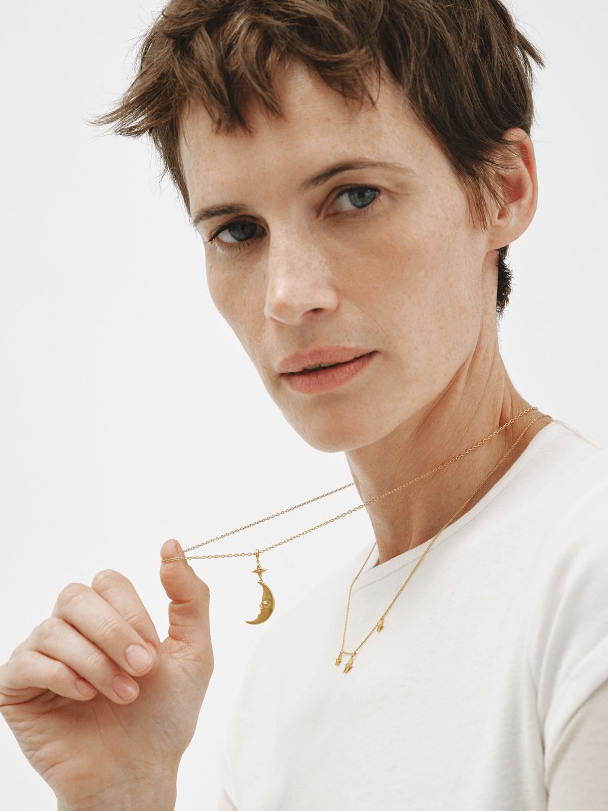 Collar de plata 925 bañada en oro amarillo de 18K con luna y topacio blanco