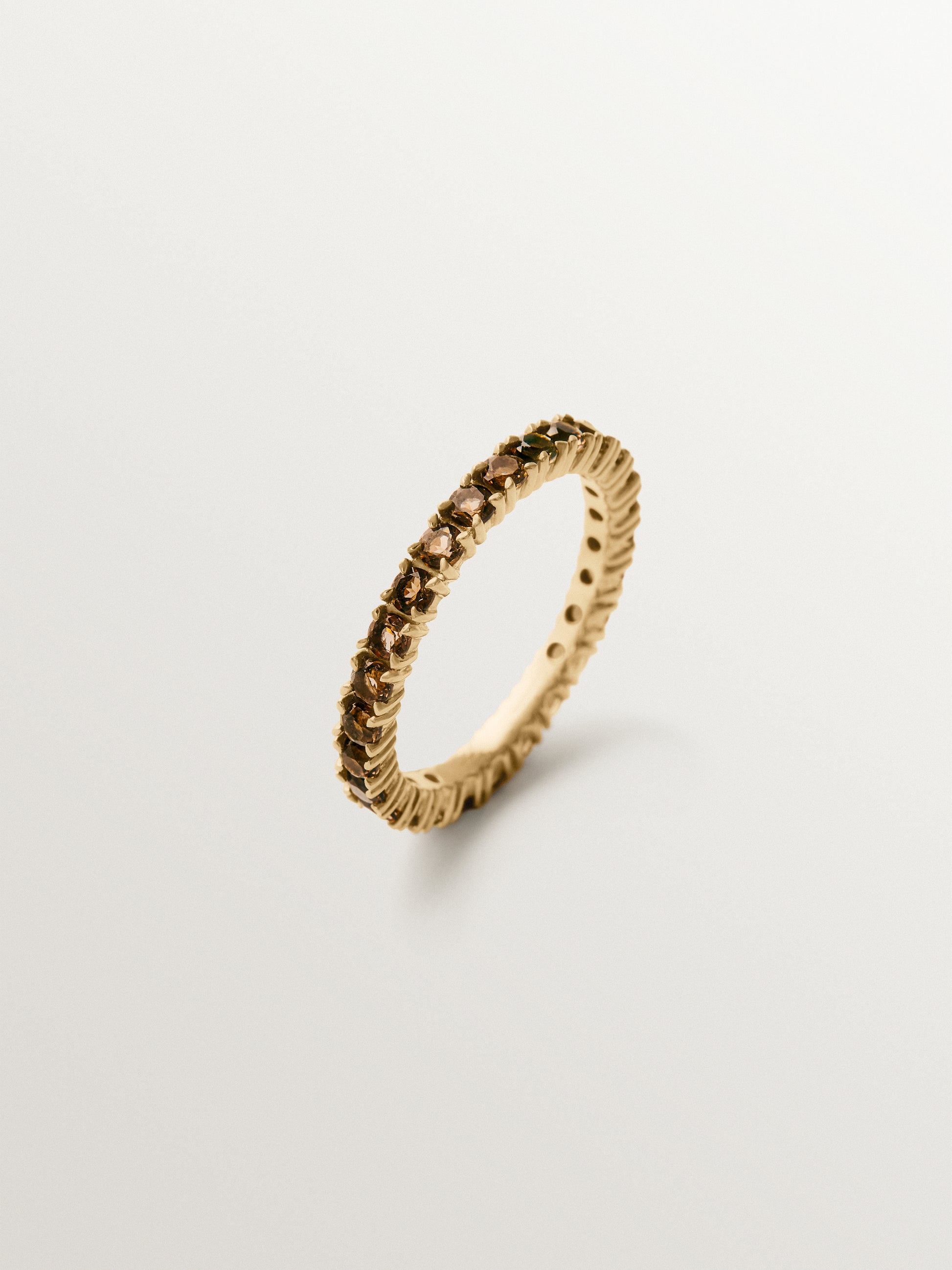 Anillo rivière de plata 925 bañada en oro de 18K con topacios marrones