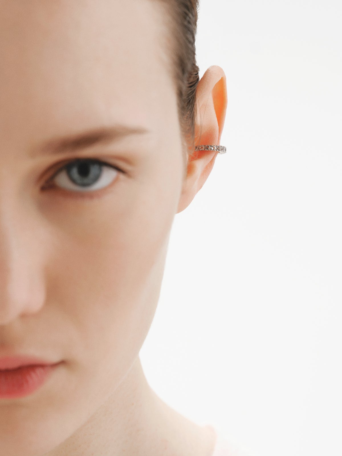 Pendiente earcuff de plata 925 con topacios blancos