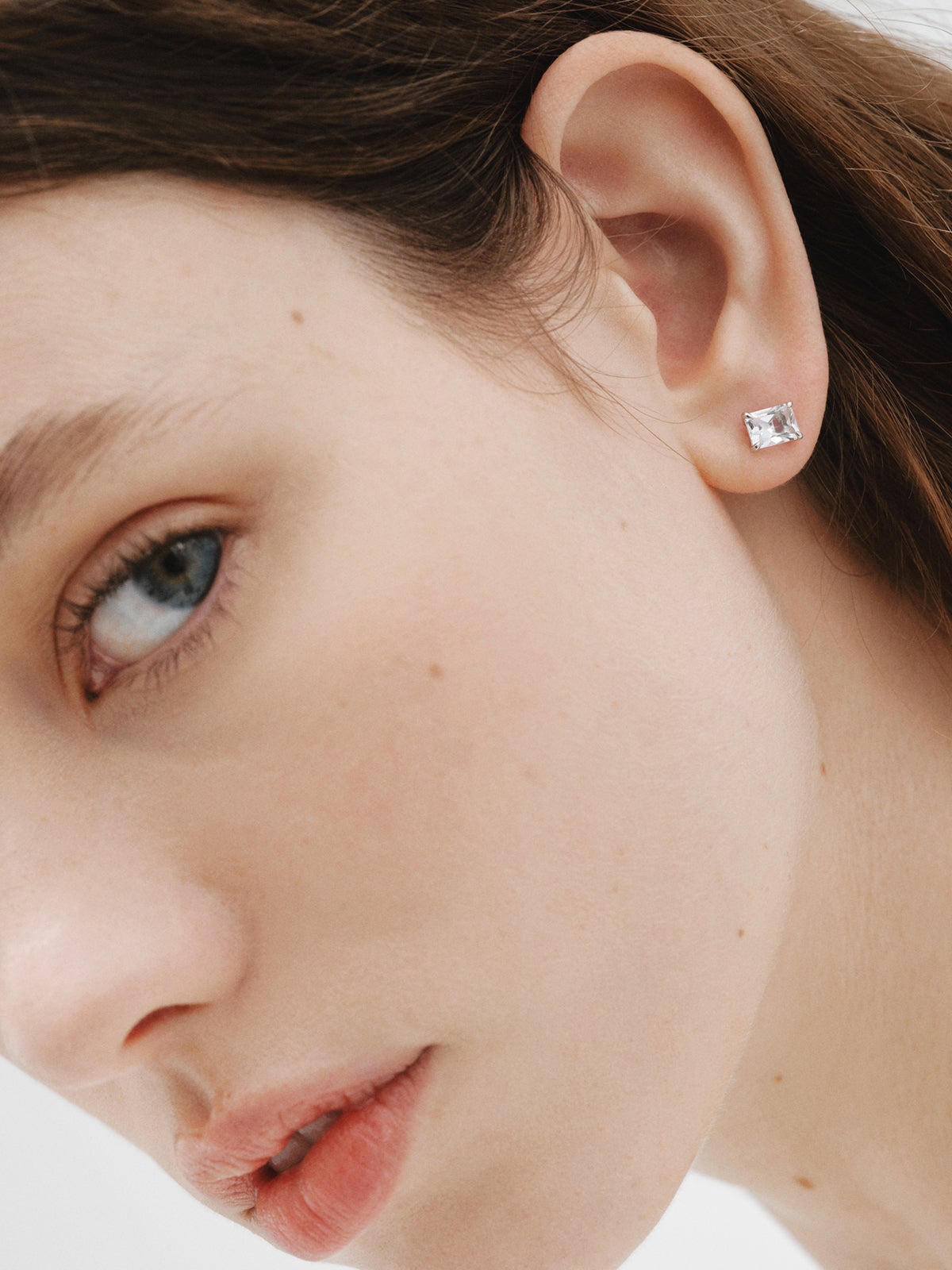 Pendientes de botón de plata 925 con cuarzos blancos