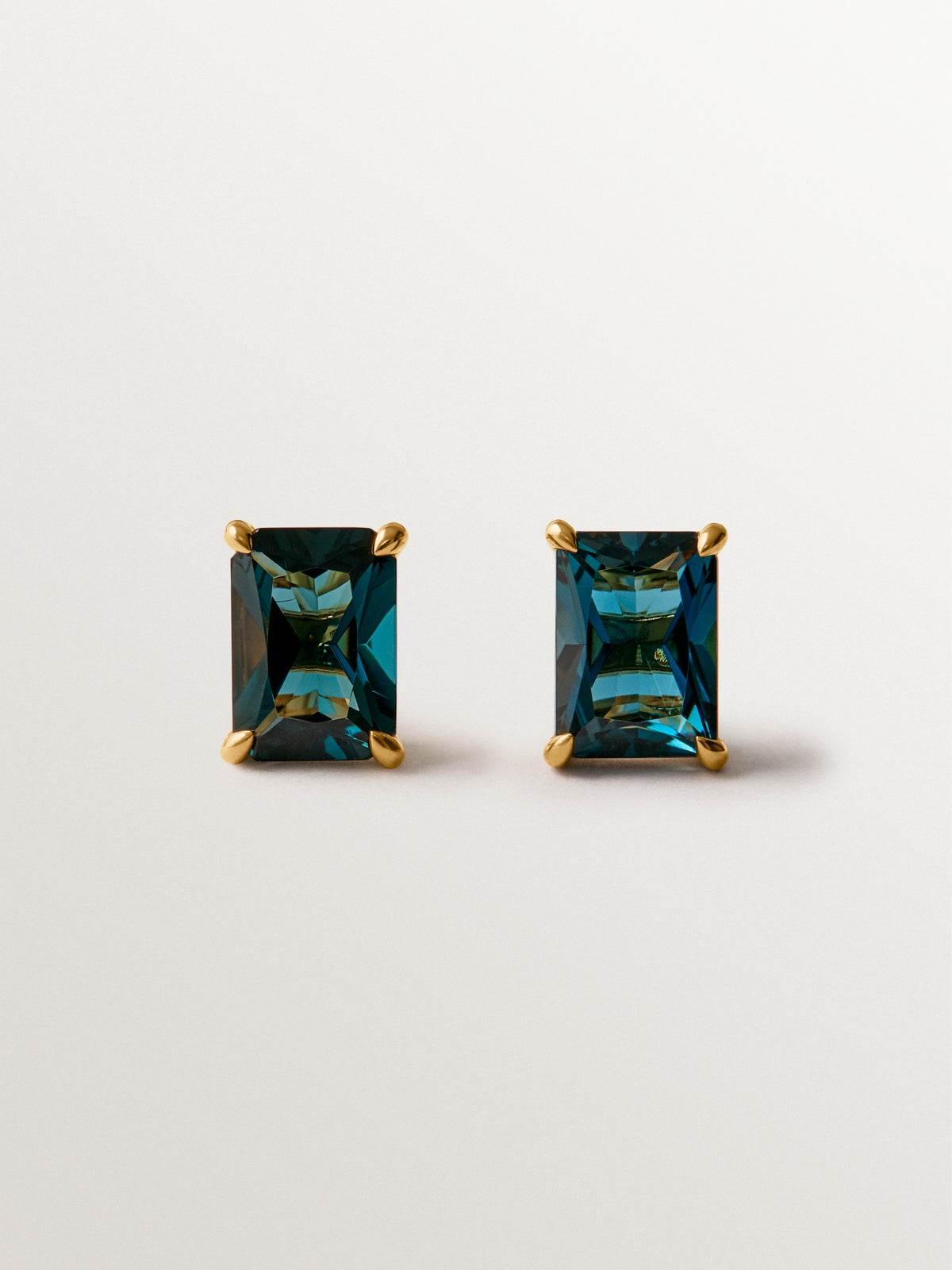 Pendientes de plata 925 bañada en oro amarillo de 18K con topacio azul london