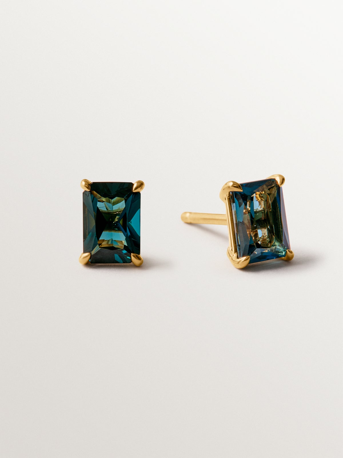 Pendientes de plata 925 bañada en oro amarillo de 18K con topacio azul london