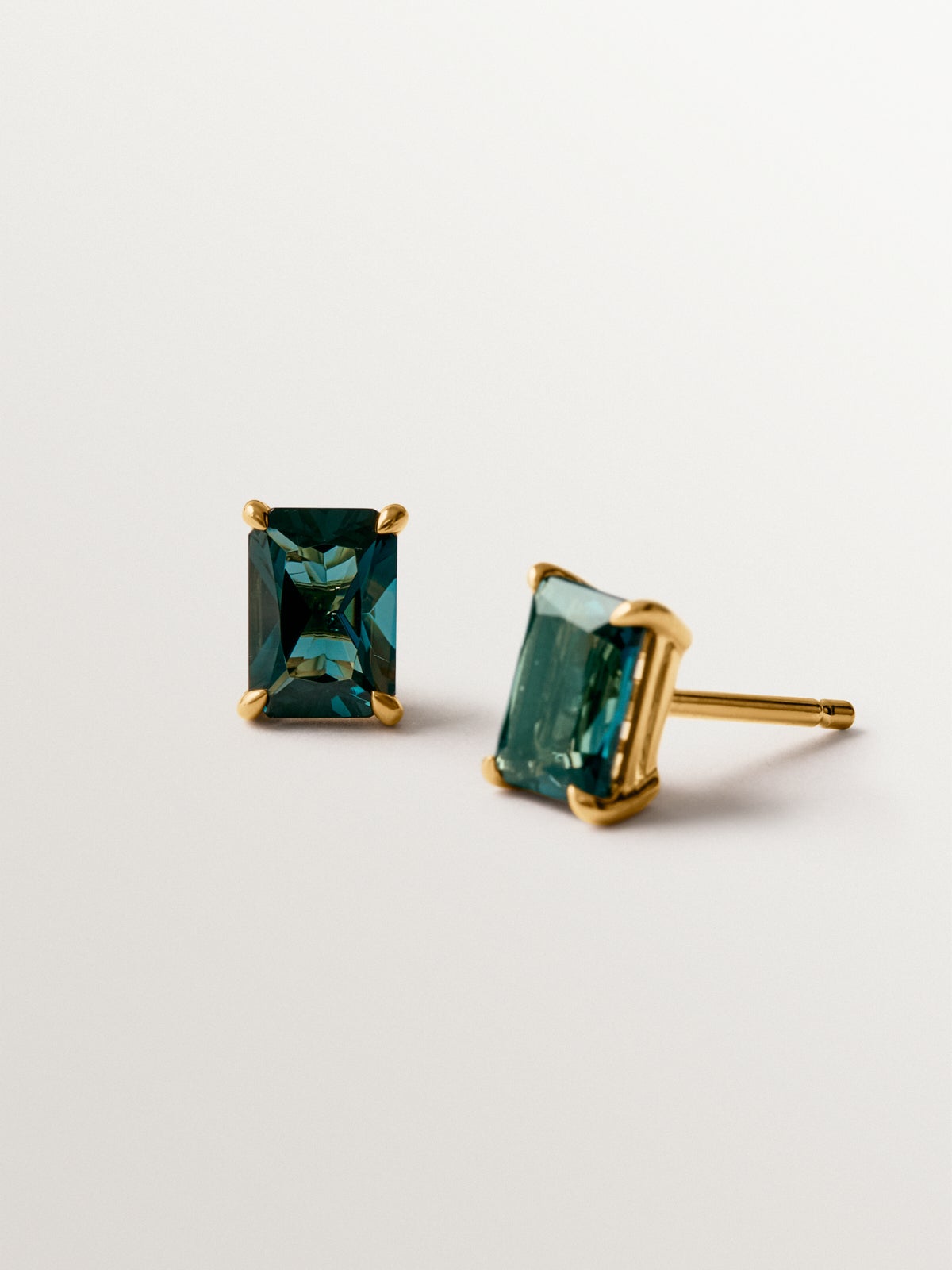 Pendientes de plata 925 bañada en oro amarillo de 18K con topacio azul london