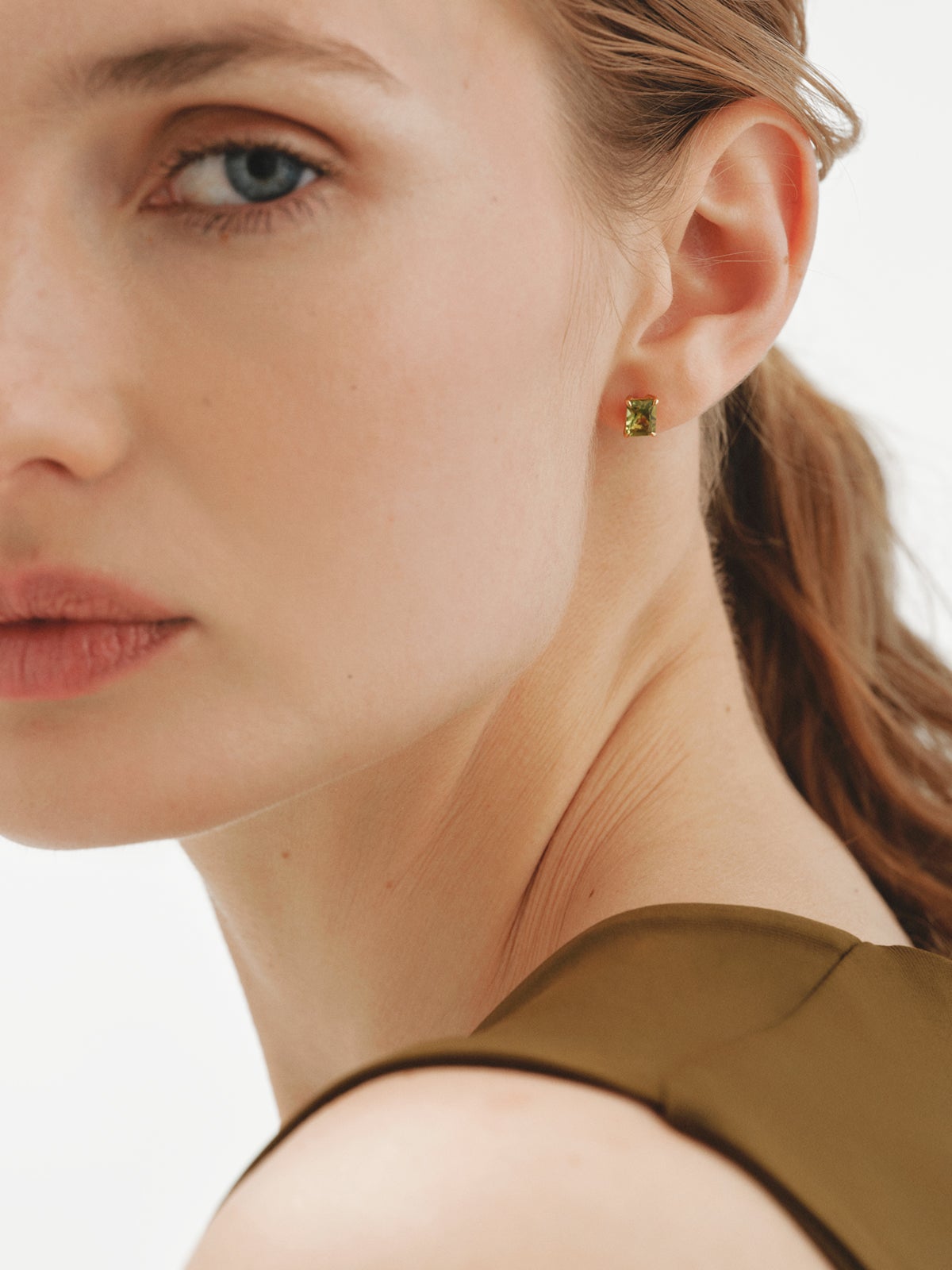 Pendientes de plata 925 bañados en oro amarillo de 18K peridotos verdes