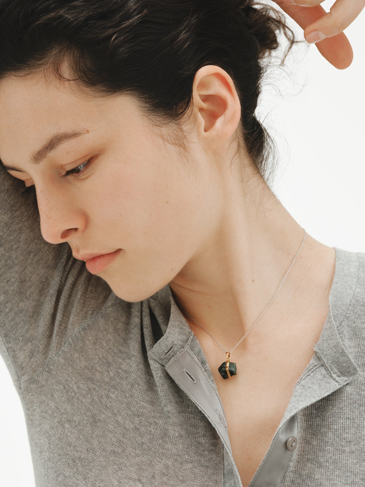 Charm piedra de nacimiento Mayo con esmeralda