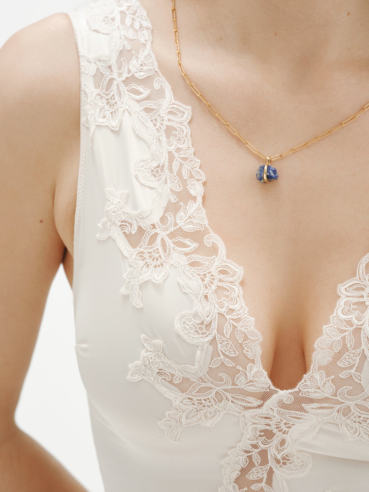 Charm de plata 925 bañada en oro amarillo de 18K con lapislázuli