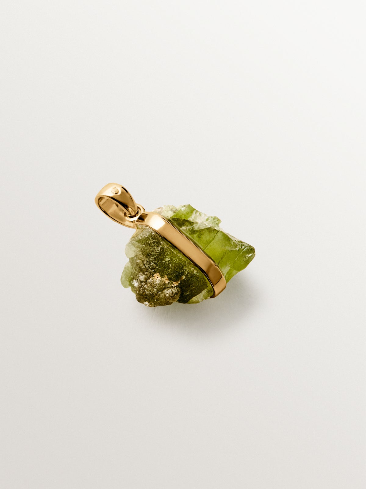 Charm piedra de nacimiento Agosto con peridoto verde