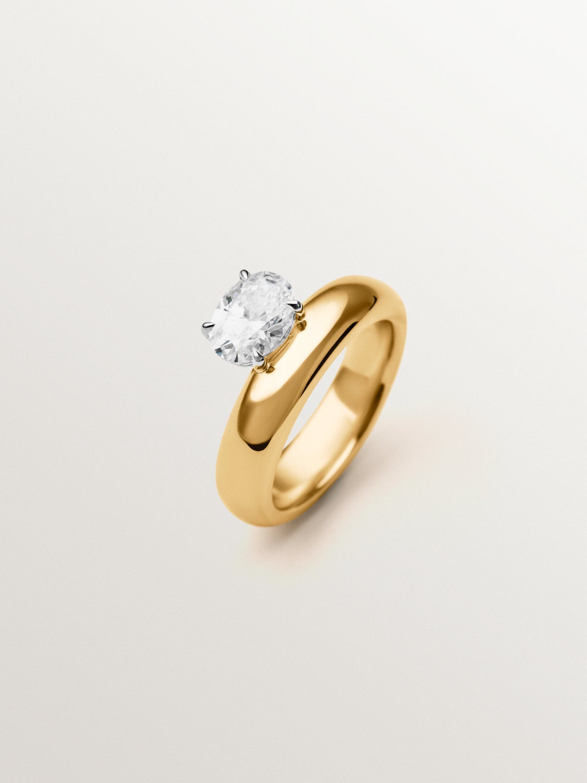 Anillo de oro amarillo de 9K con diamante lab grown