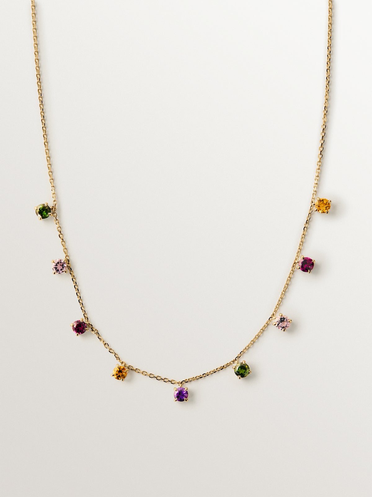 Collar de oro amarillo de 9K con amatistas rosas y negras, turmalinas verdes, cuarzo citrino naranja y rodolitas