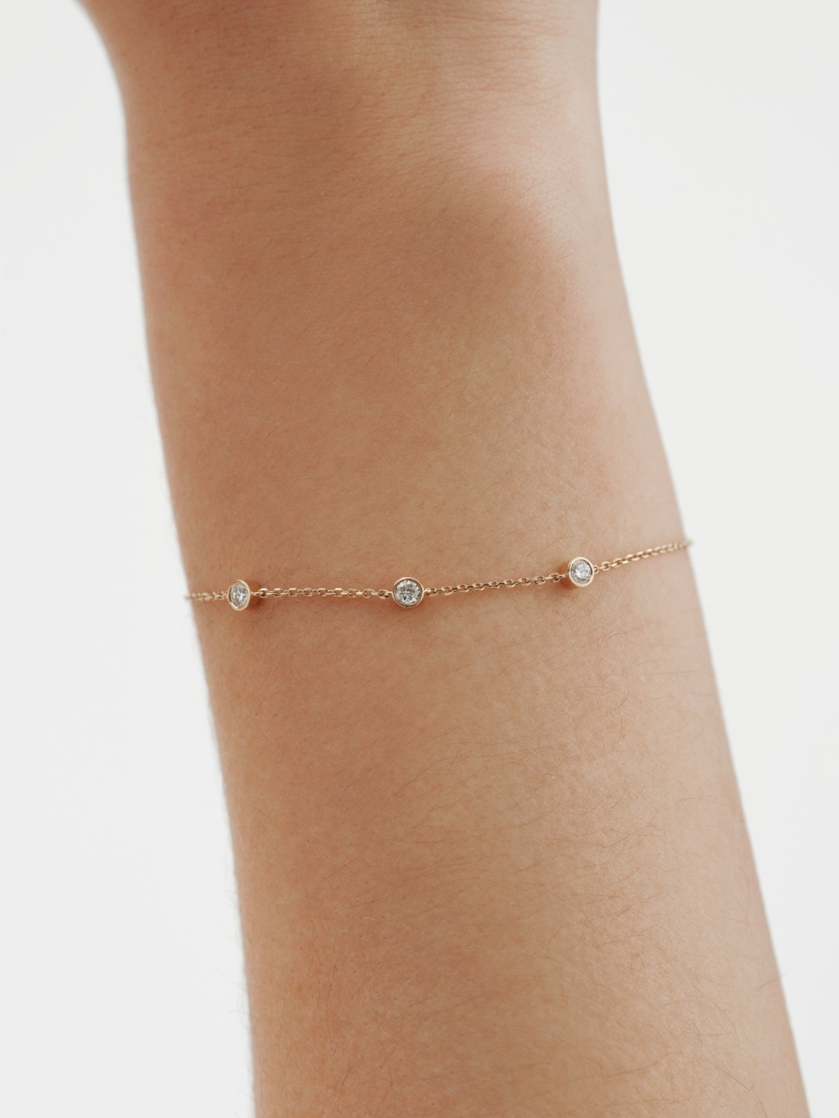 Pulsera de oro amarillo de 9K con diamantes lab grown