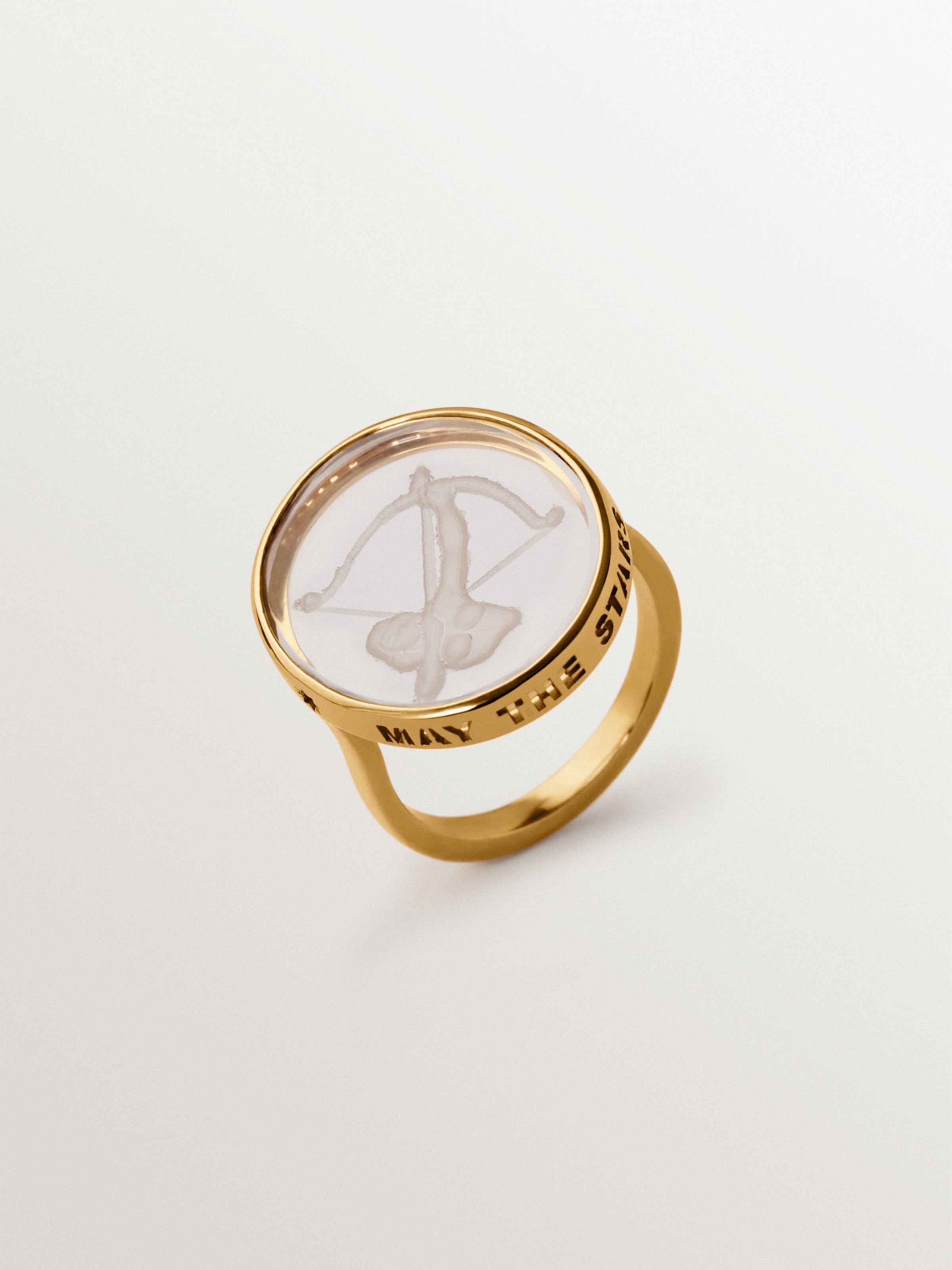Anillo tipo sello Sagitario de plata 925 bañada en oro amarillo de 18K y cristal de roca