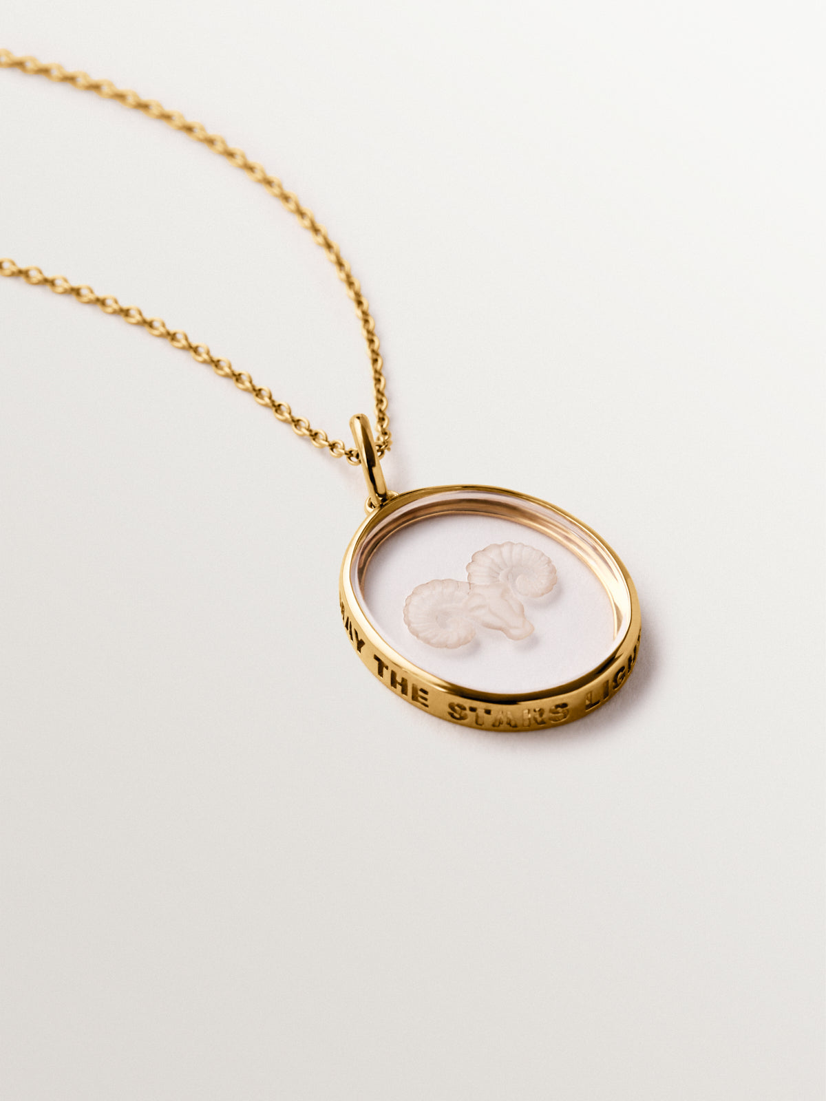Charm Aries de plata 925 bañada en oro amarillo de 18K y cristal de roca