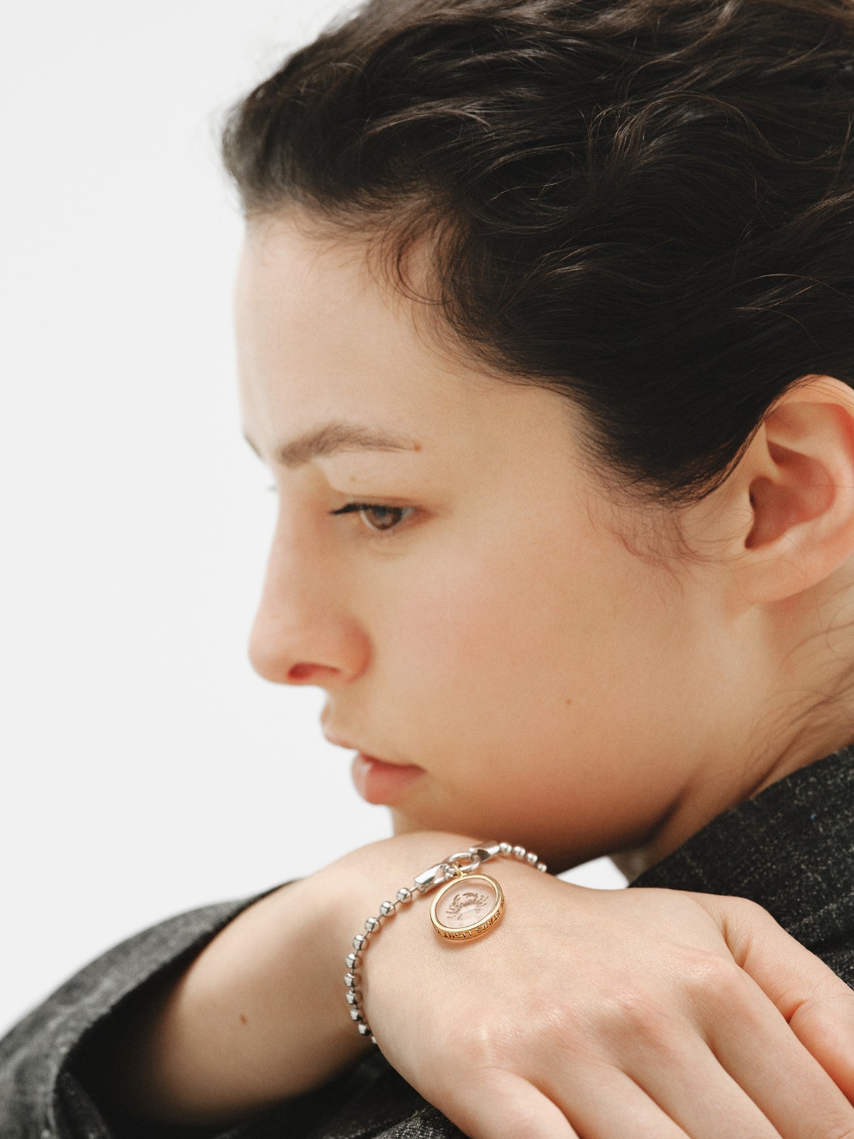 Charm Cáncer de plata 925 bañada en oro amarillo de 18K y cristal de roca