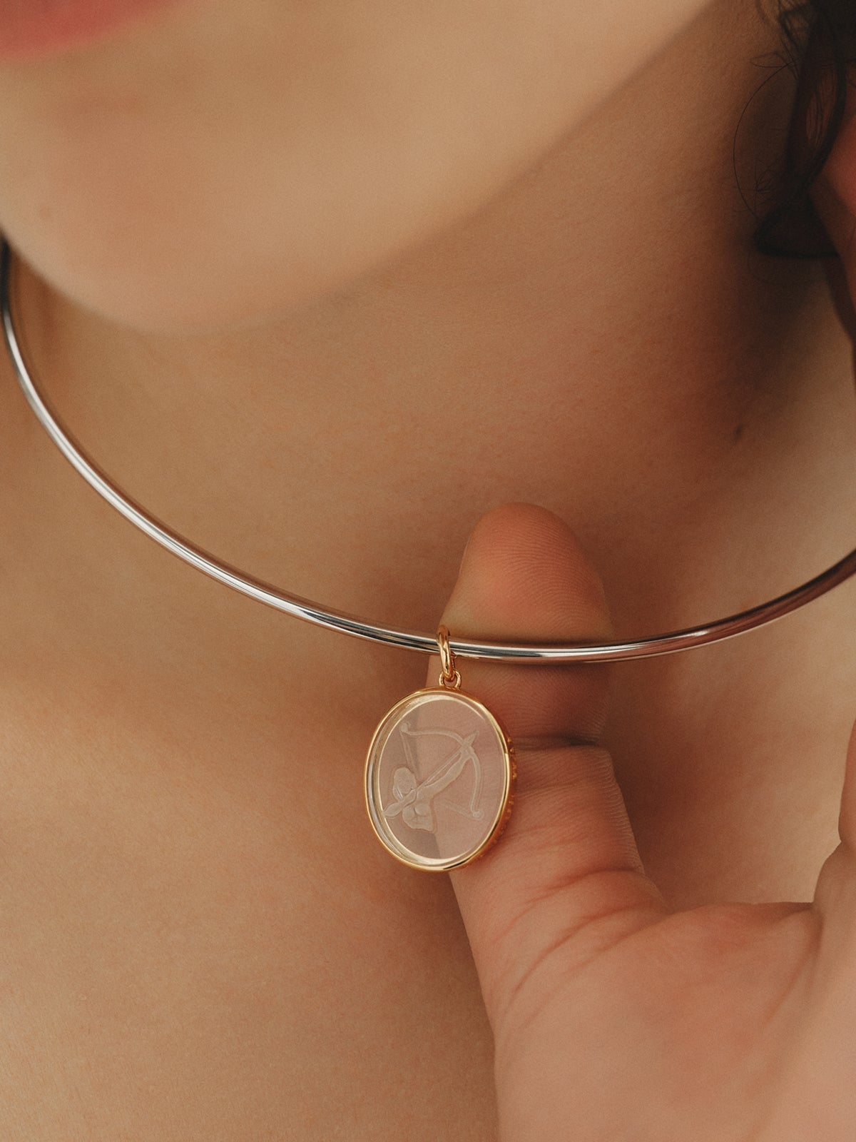 Charm Sagitario de plata 925 bañada en oro amarillo de 18K y cristal de roca
