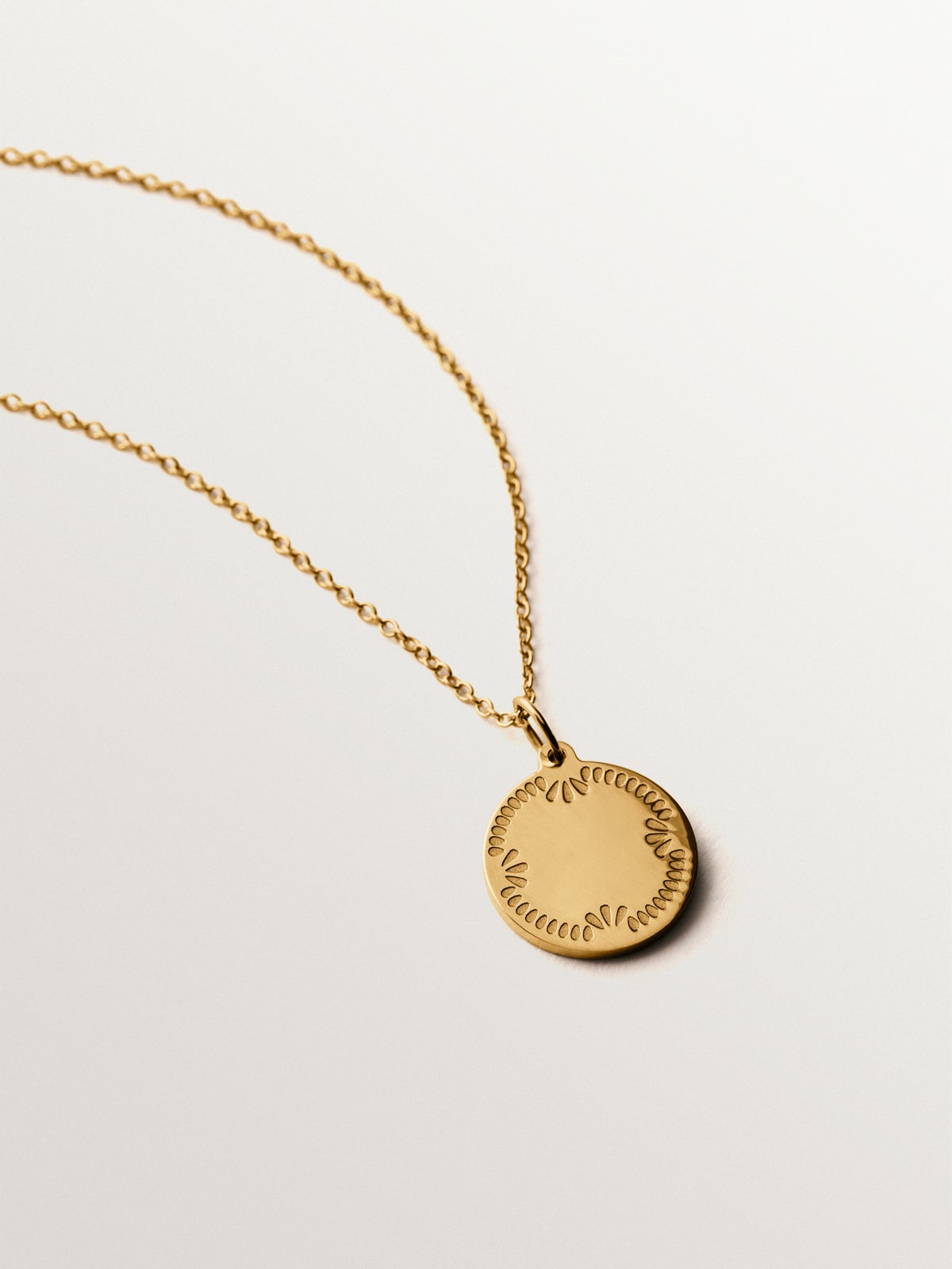 Charm personalizable de plata 925 bañada en oro de 18K