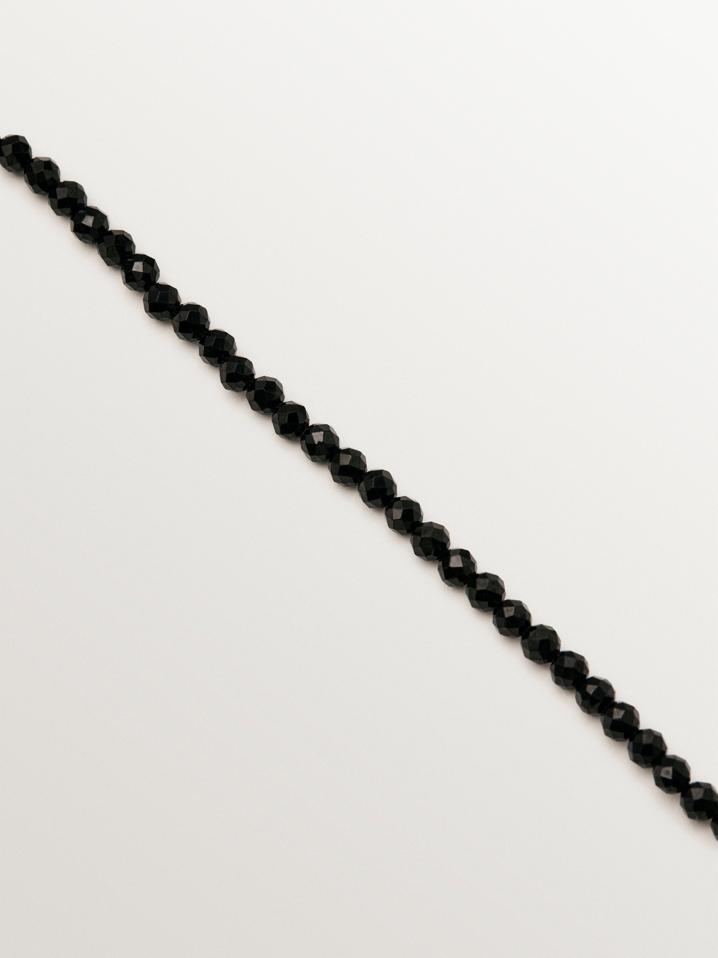 Collar de plata 925 con espinelas negras y perla