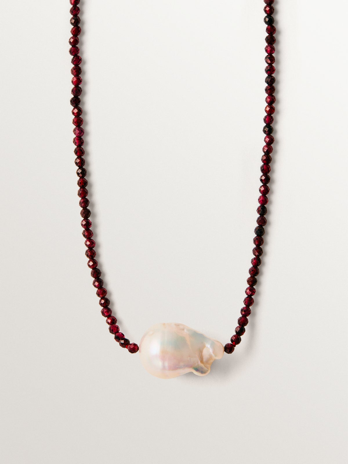 Collar de plata 925 bañada en oro amarillo de 18K con granates y perla