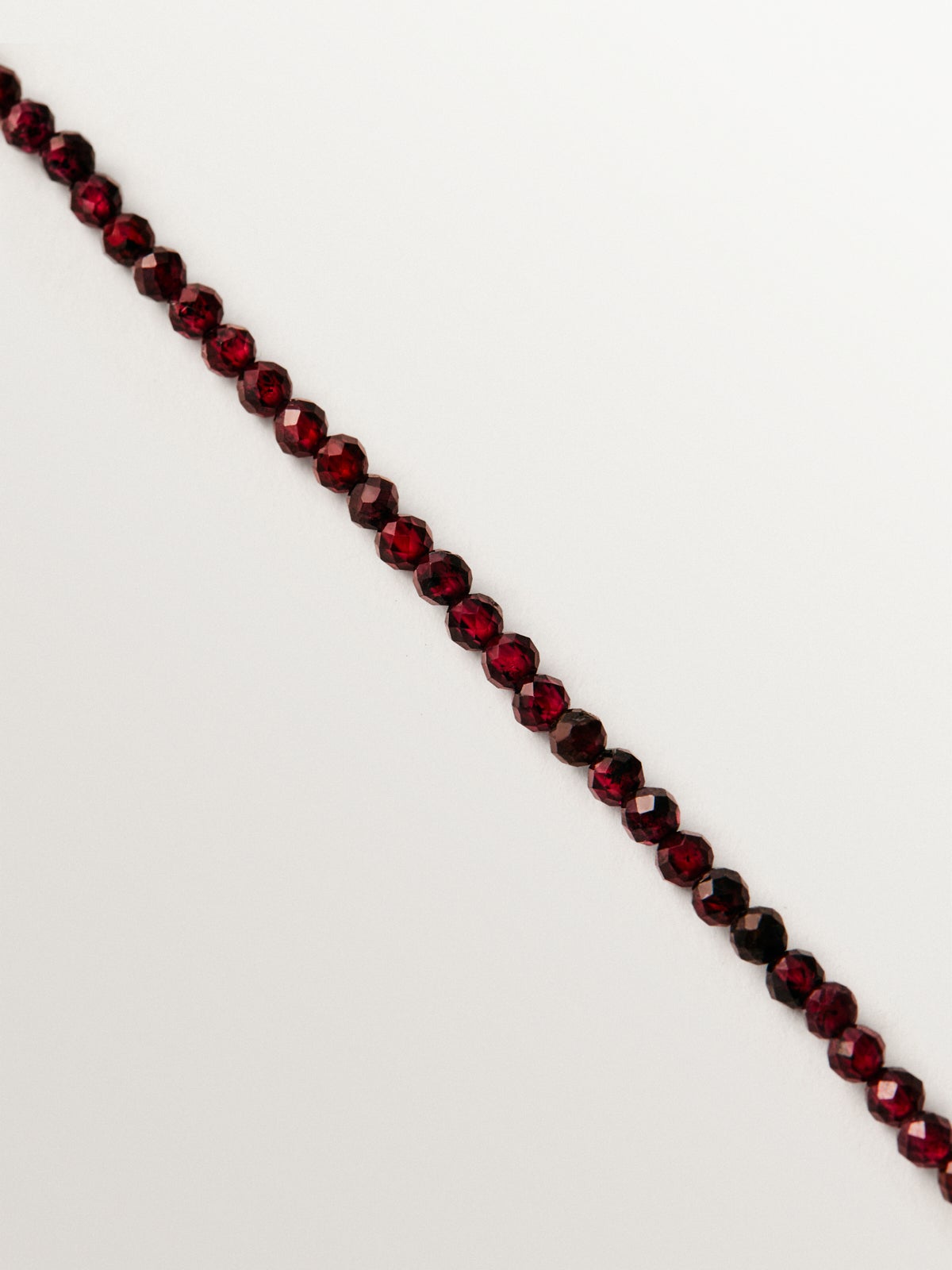 Collar de plata 925 bañada en oro amarillo de 18K con granates y perla