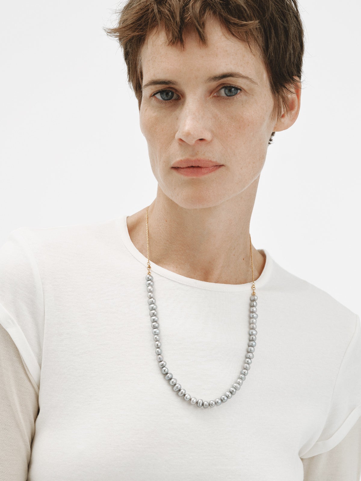 Collar de plata 925 bañada en oro amarillo de 18K con perlas grises