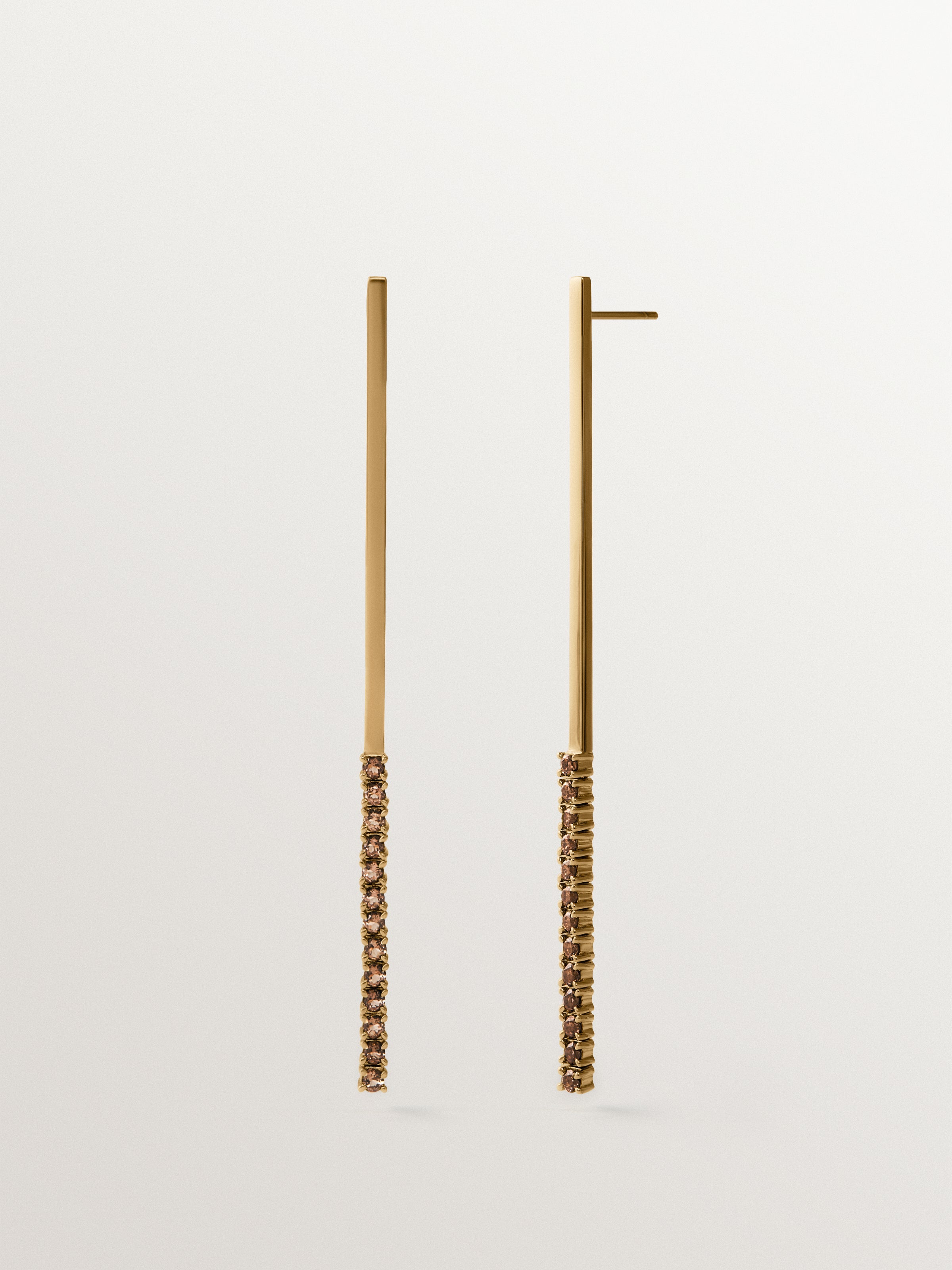 Pendientes largos de plata 925 bañada en oro de 18K con topacios marrones