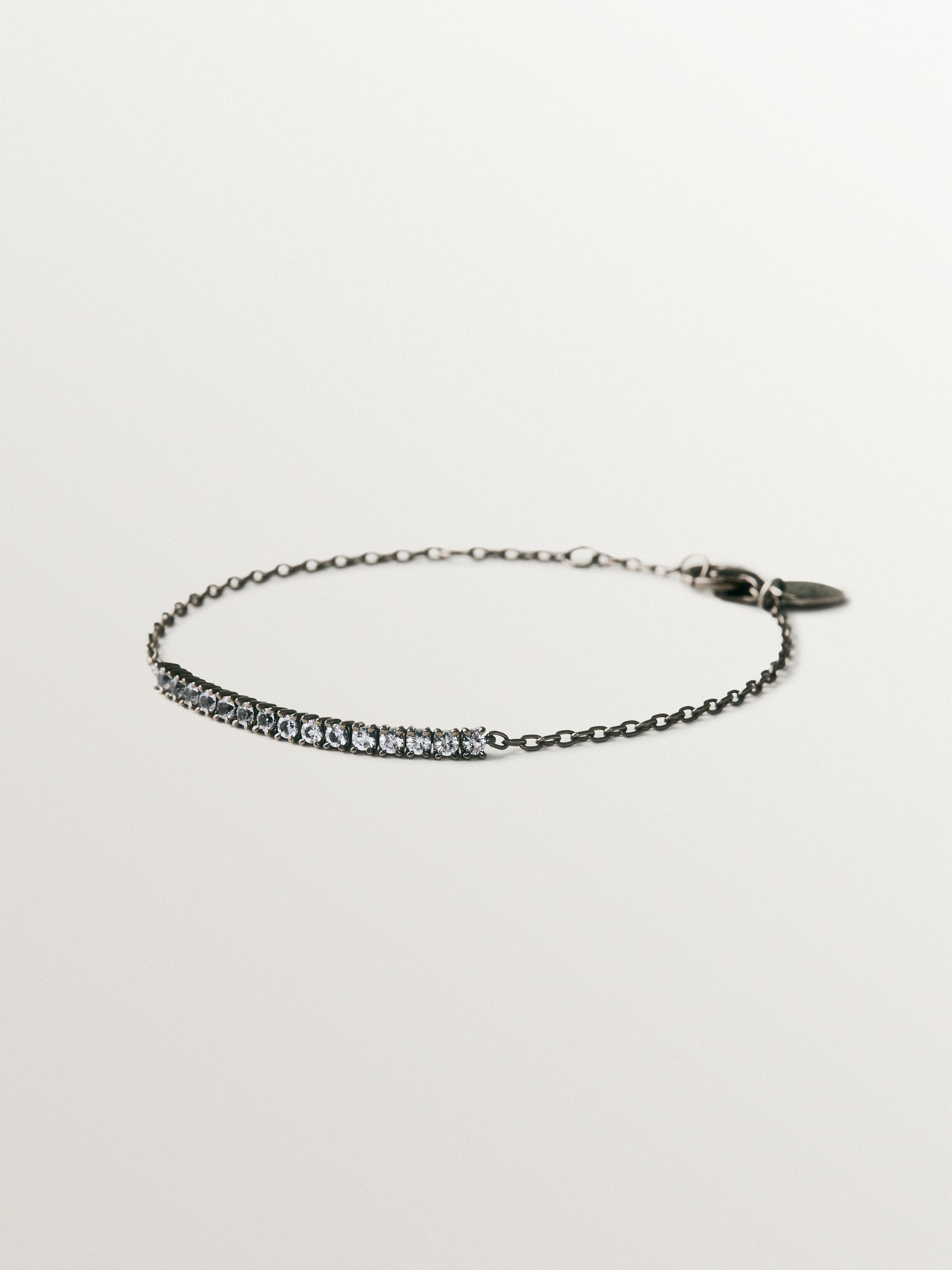Pulsera de plata 925 con acabado gunmetal y topacios blancos
