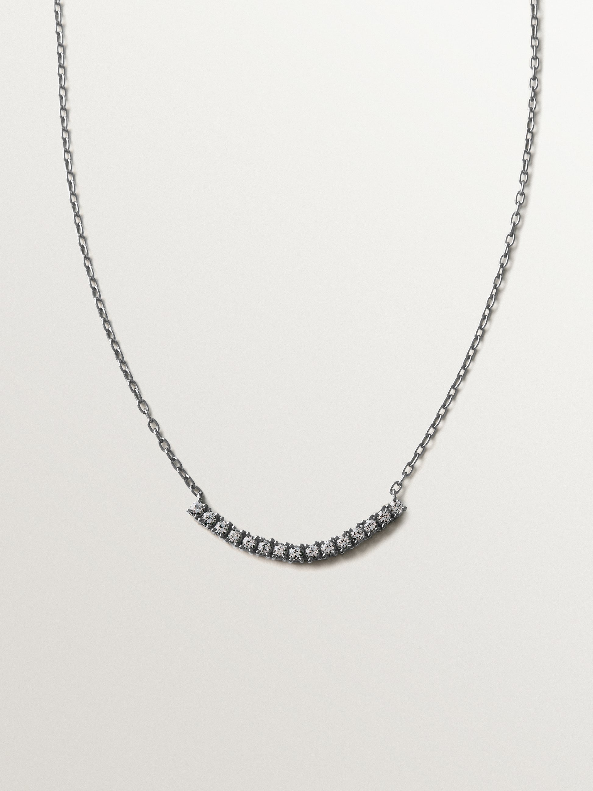 Collar de plata 925 con acabado gunmetal y topacios blancos