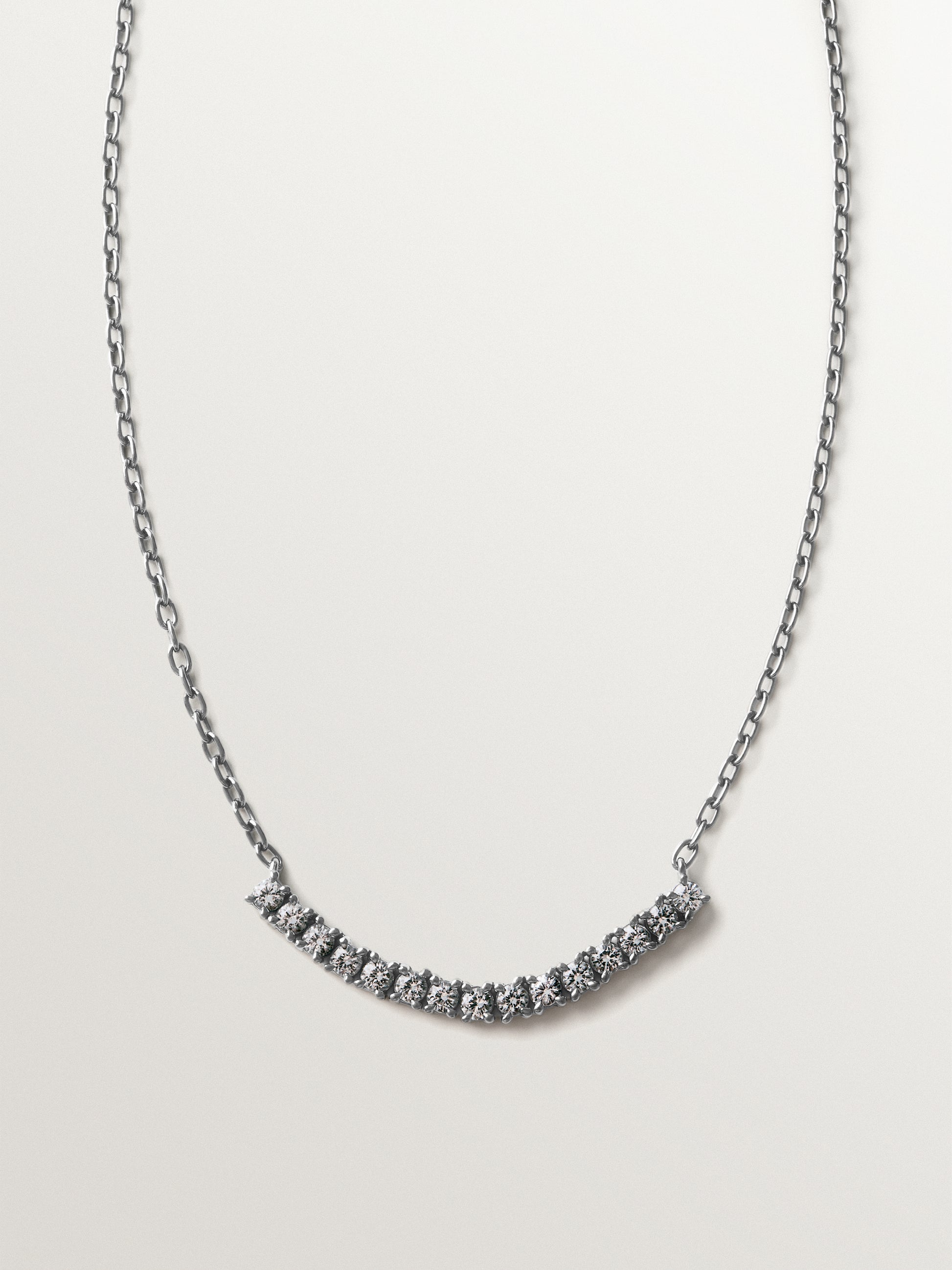 Collar de plata 925 con acabado gunmetal y topacios blancos