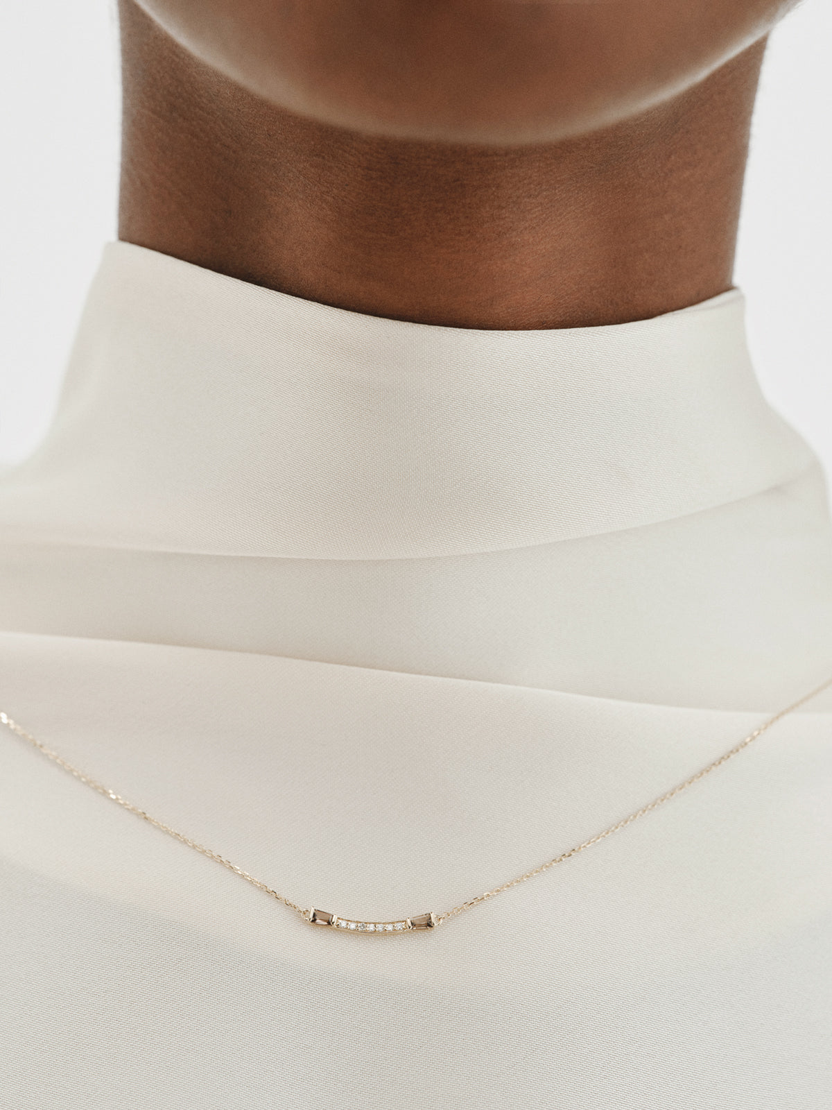 Collar de oro amarillo de 9K con diamantes y cuarzos marrones