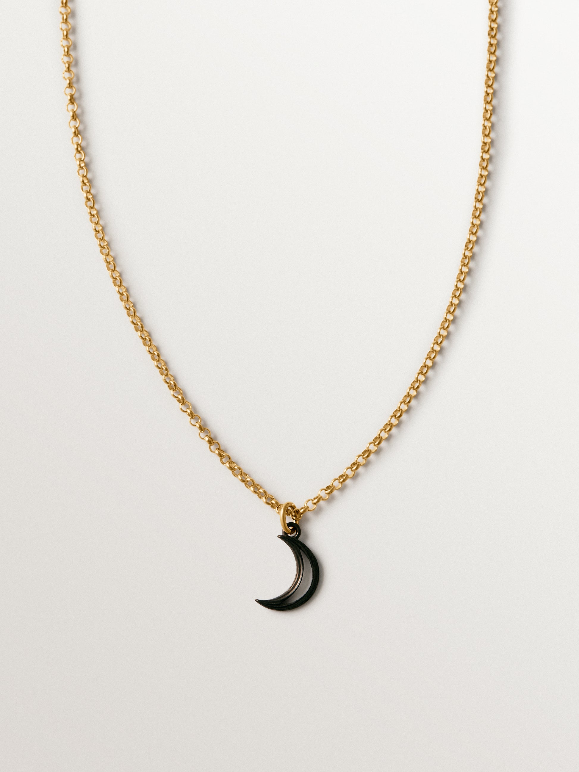 Collar bicolor de plata 925 bañada en oro amarillo de 18K con forma de luna