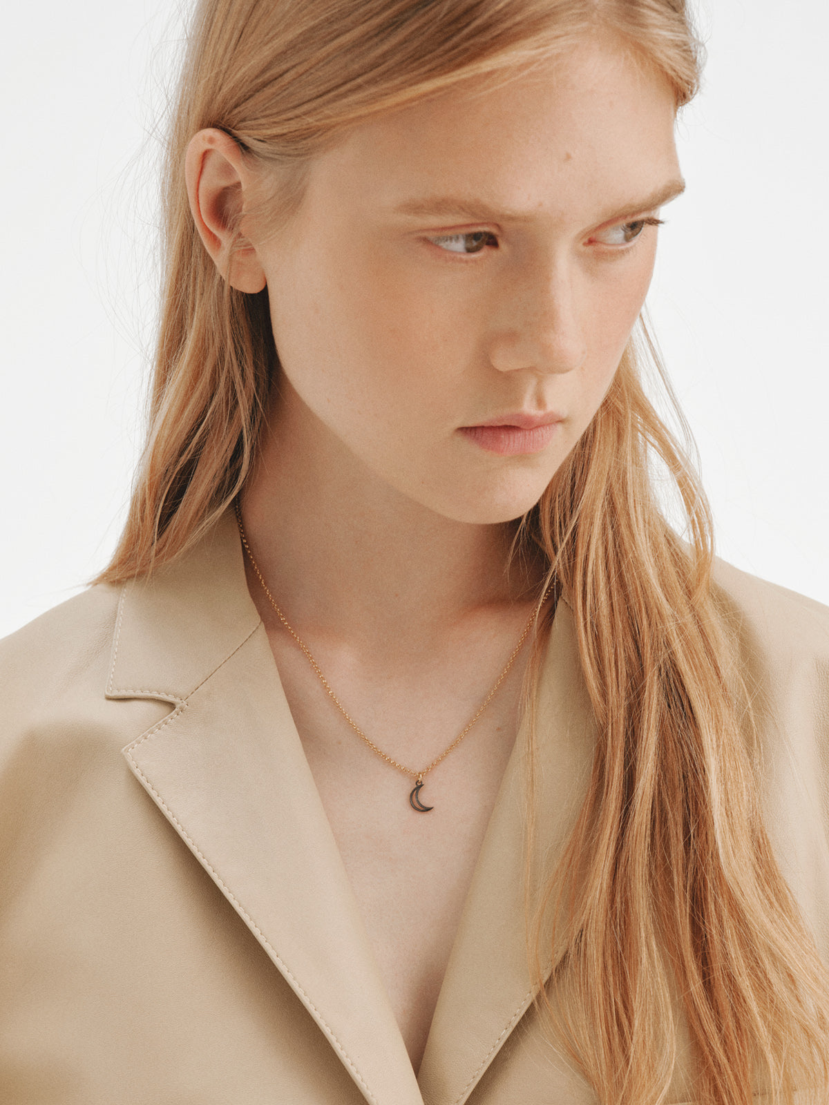 Collar bicolor de plata 925 bañada en oro amarillo de 18K con forma de luna