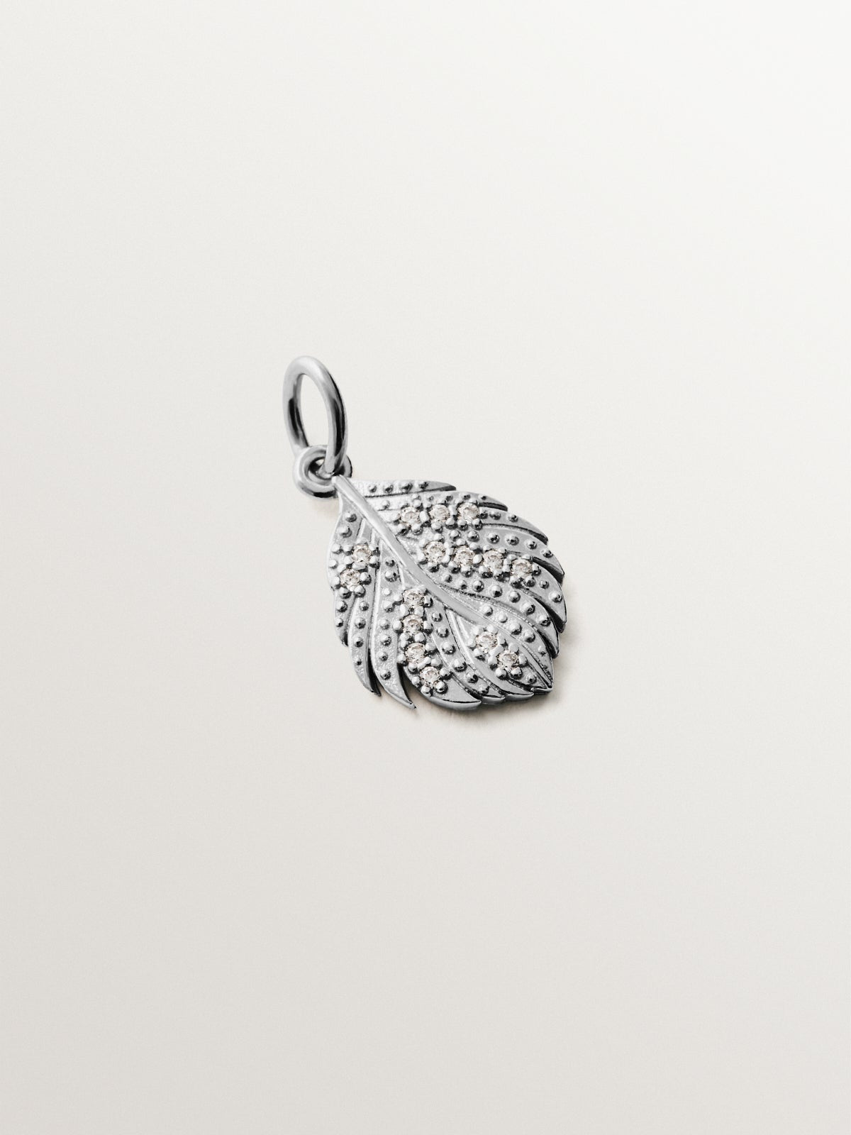 Charm de plata 925 con circonita y forma hoja