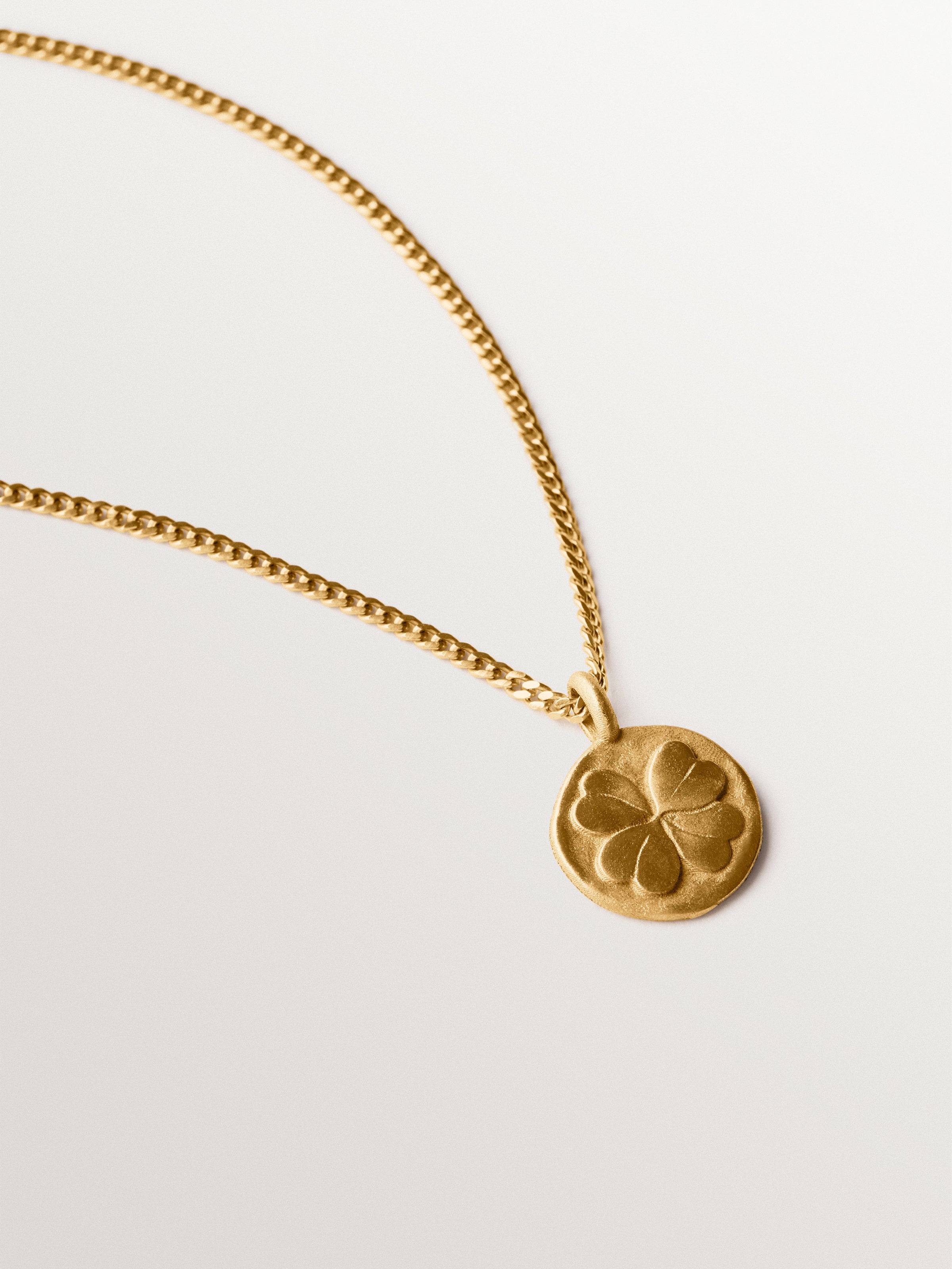 925 silver medal charm plated in 18K yellow gold and clover shape