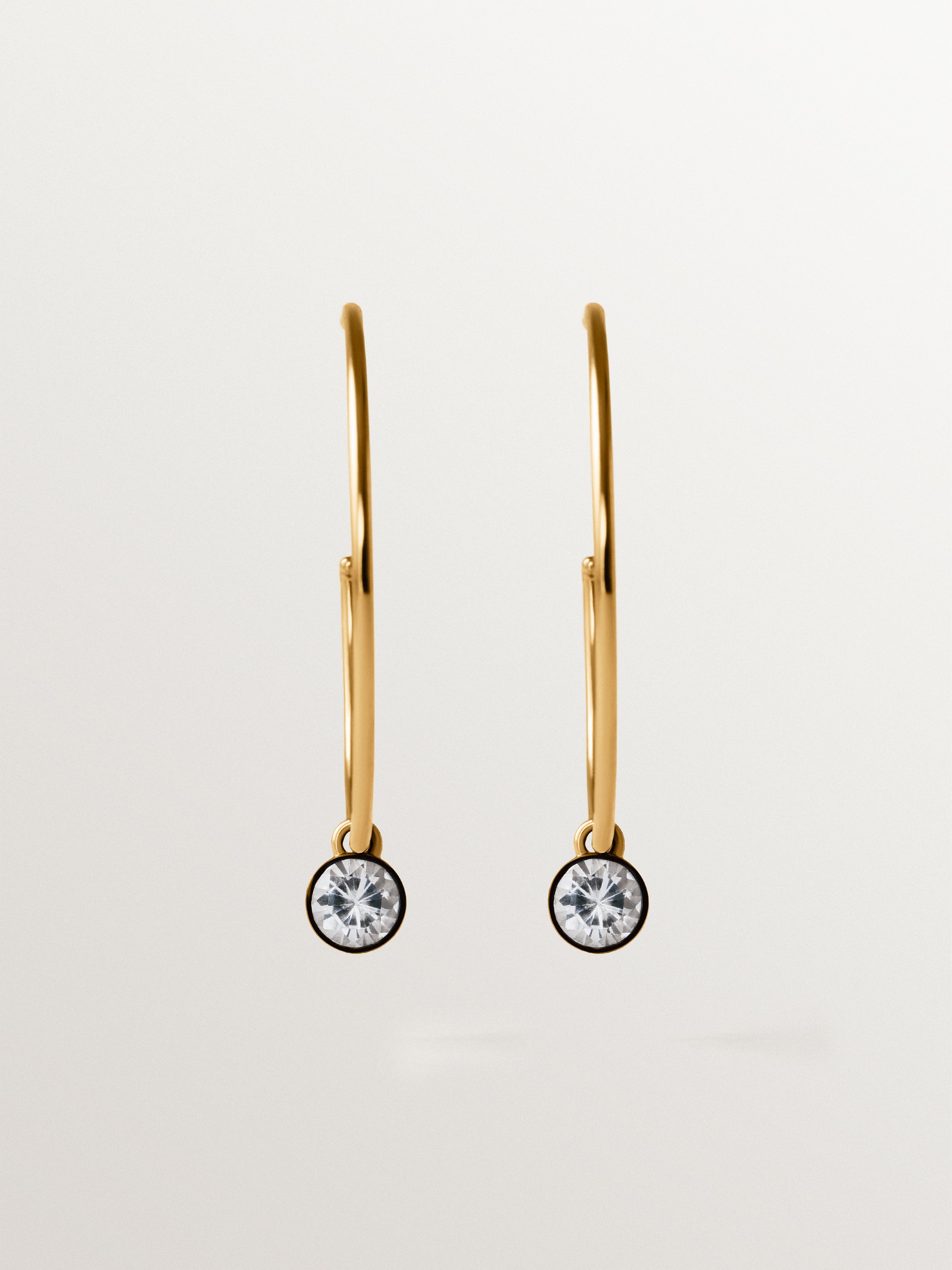 Pendientes de aro grandes bicolor en plata 925 bañada en oro amarillo de 18K con topacios blancos