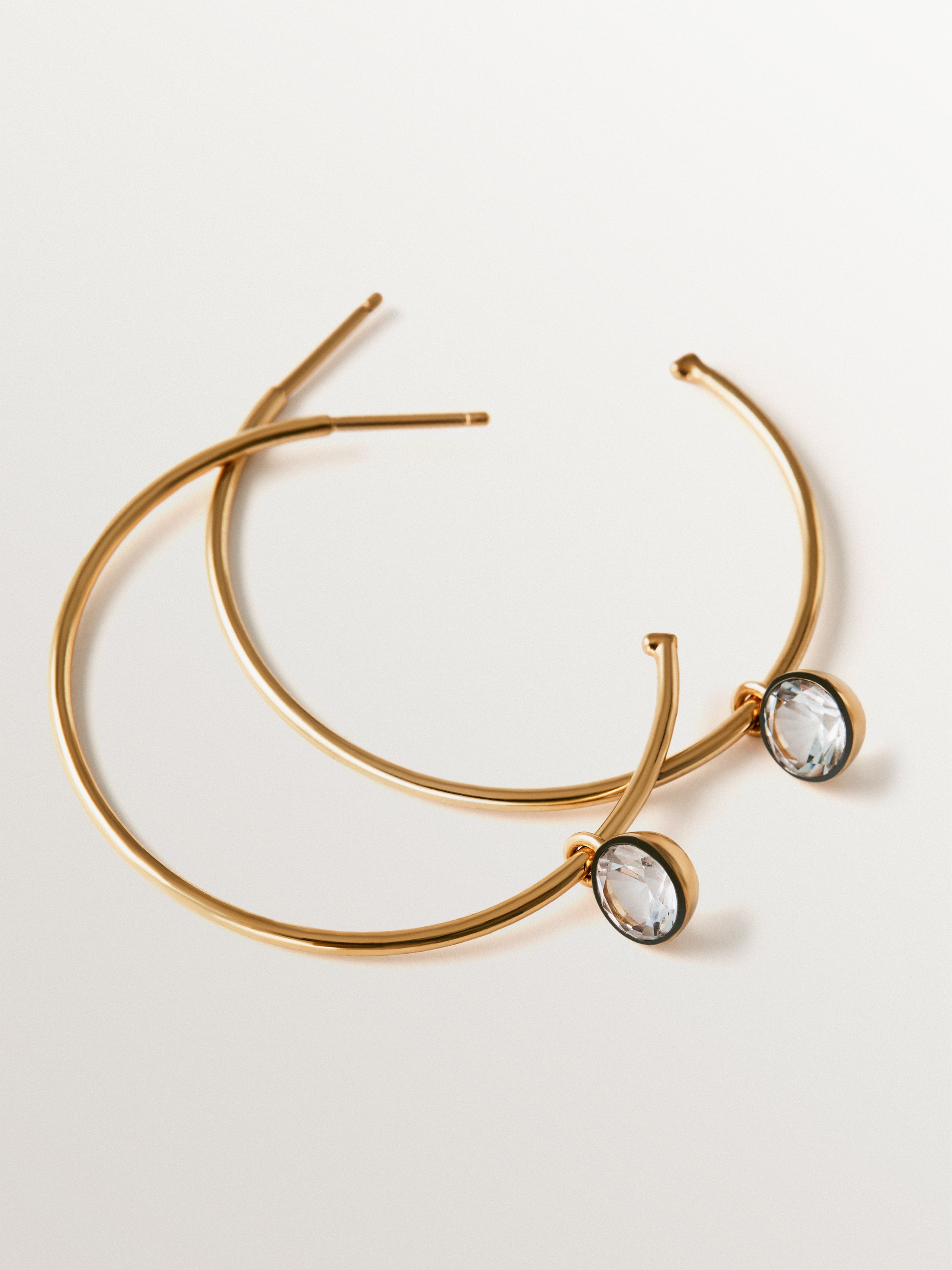 Pendientes de aro grandes bicolor en plata 925 bañada en oro amarillo de 18K con topacios blancos