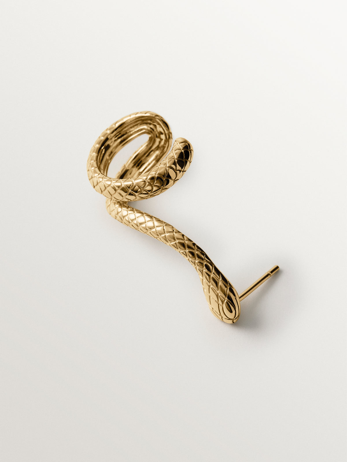 Earcuff de plata 925 bañado en oro amarillo de 18K con forma de serpiente