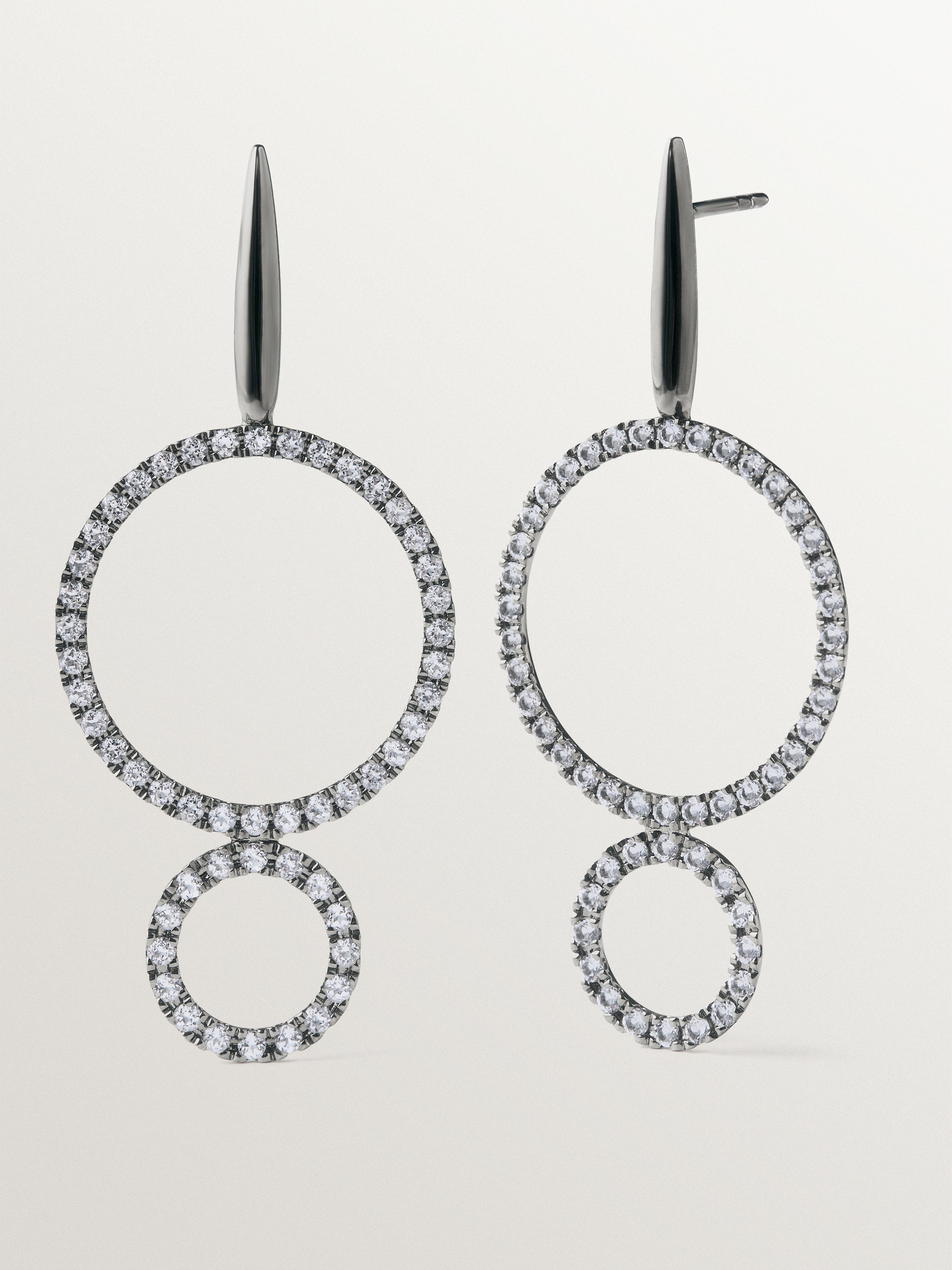 Pendientes largos de plata 925 con acabado gunmetal y topacios blancos
