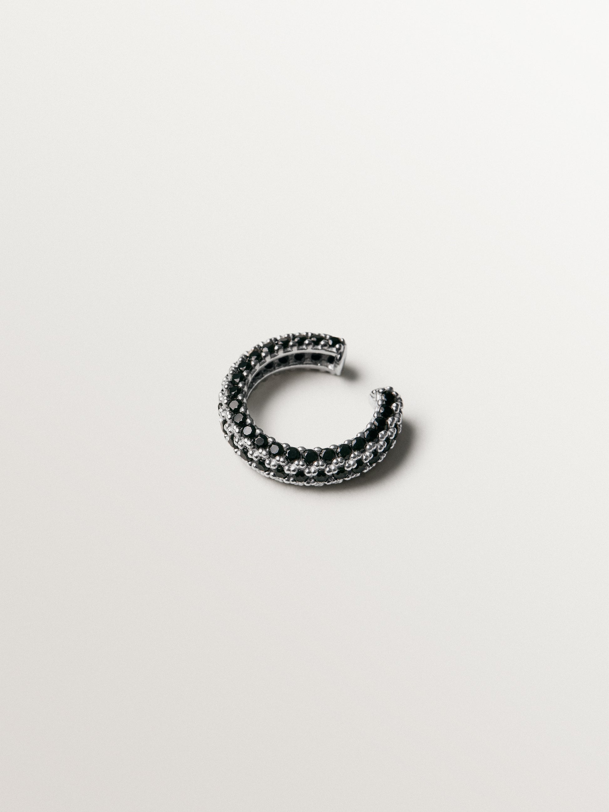 Earcuff de plata 925 con cristales negros