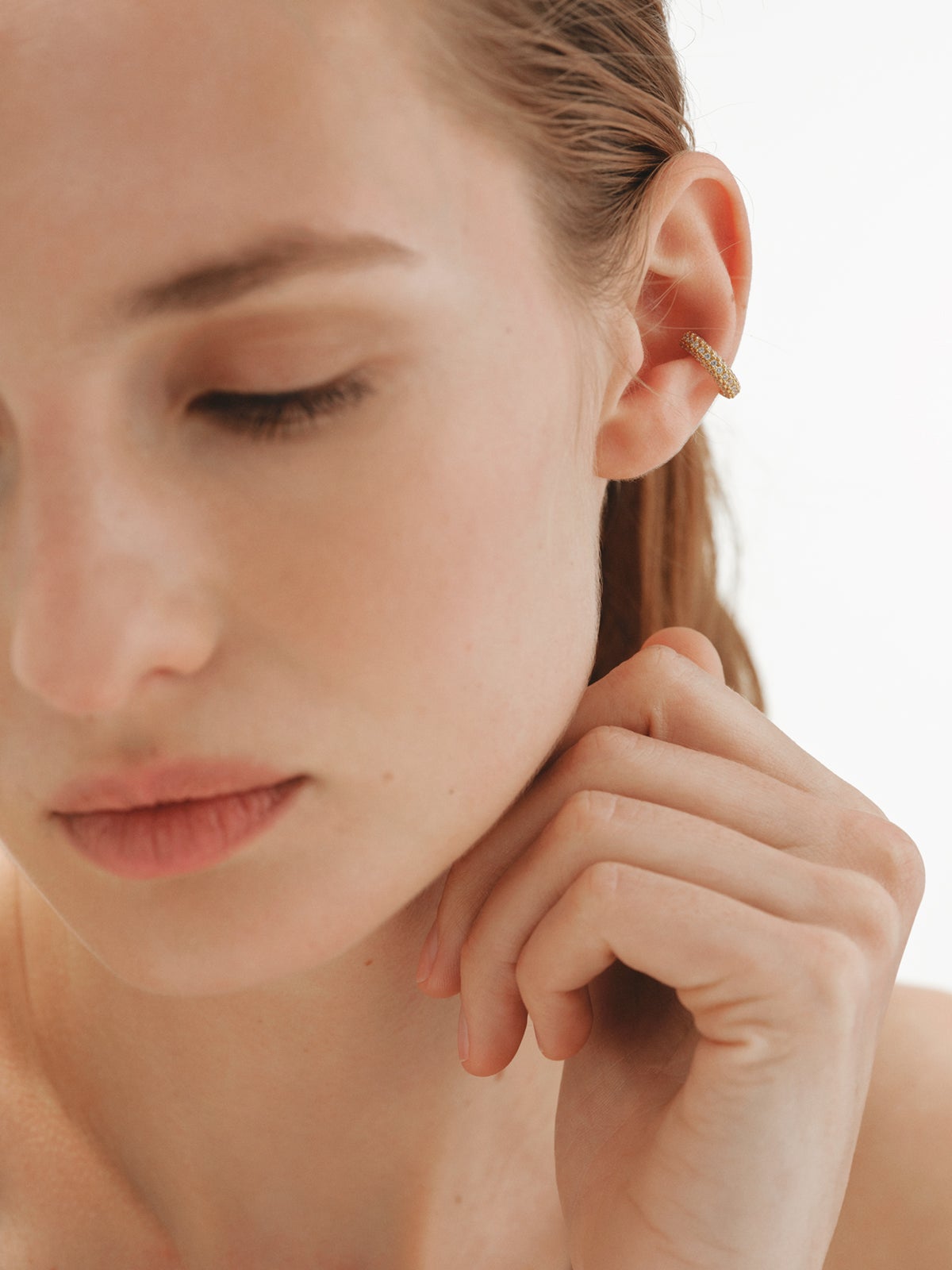 Earcuff de plata 925 bañada en oro amarillo de 18K con cristales