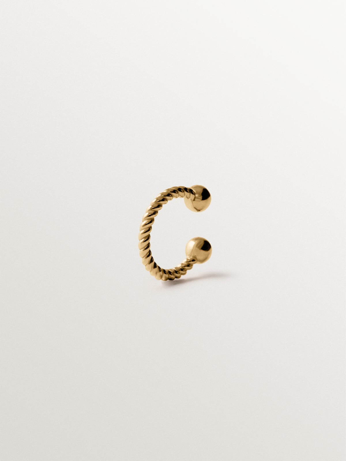 Earcuff gallonado de plata 925 bañada en oro amarillo de 18K